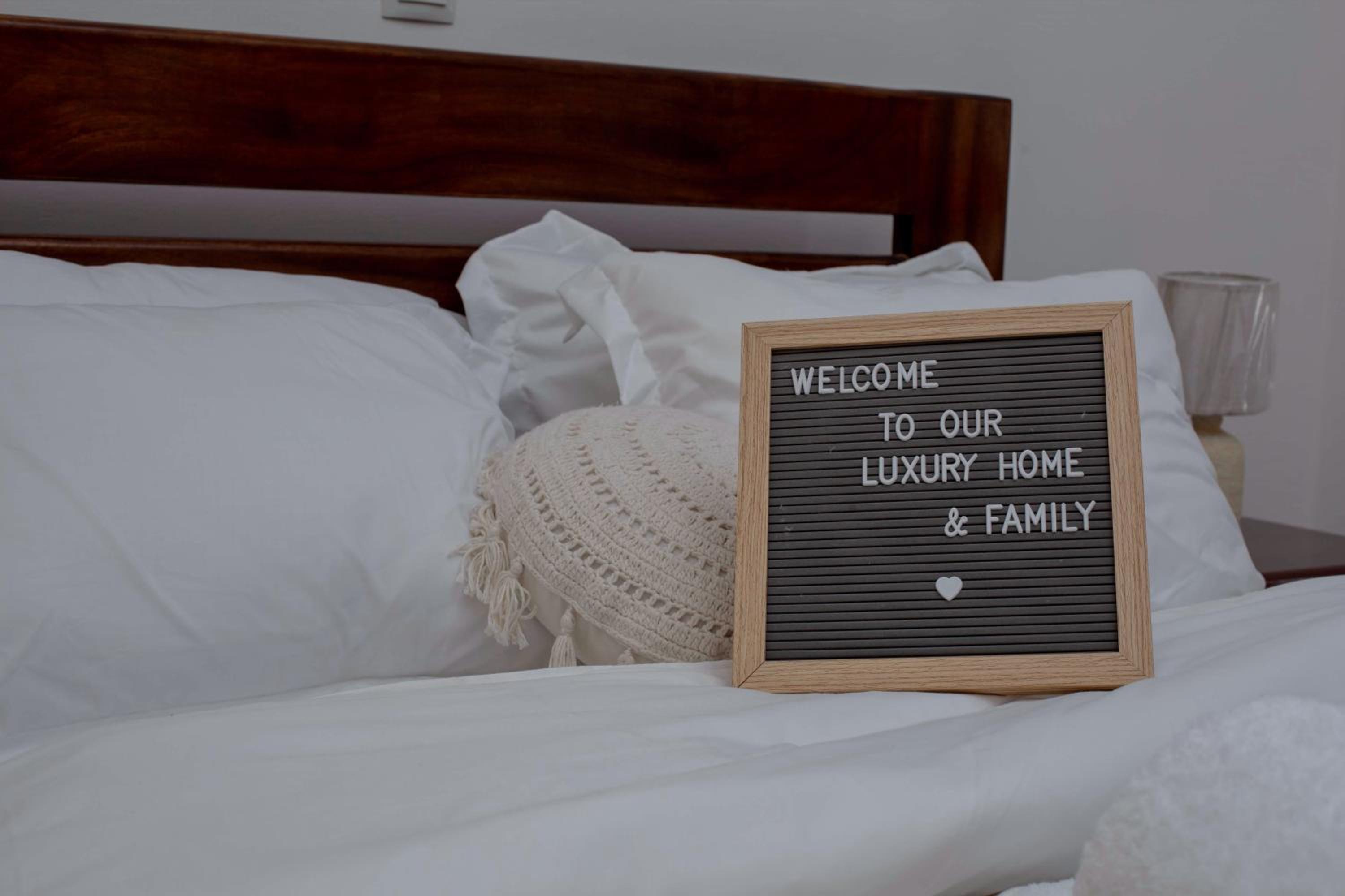 PS5- Free WiFi - washing machine -Free Netflix-canalsat-PS4
