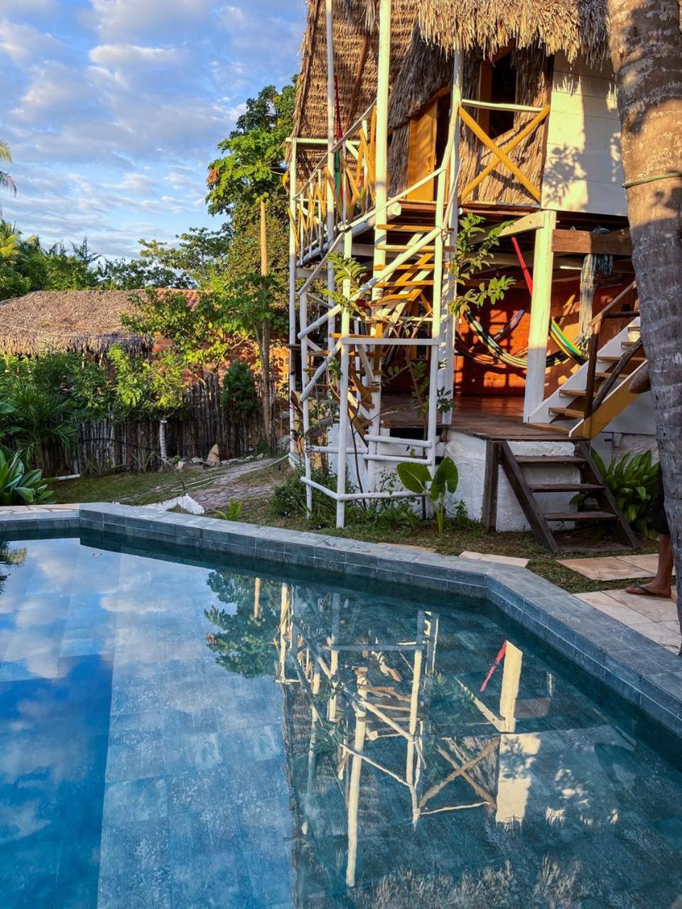 DuMangue Kite House
