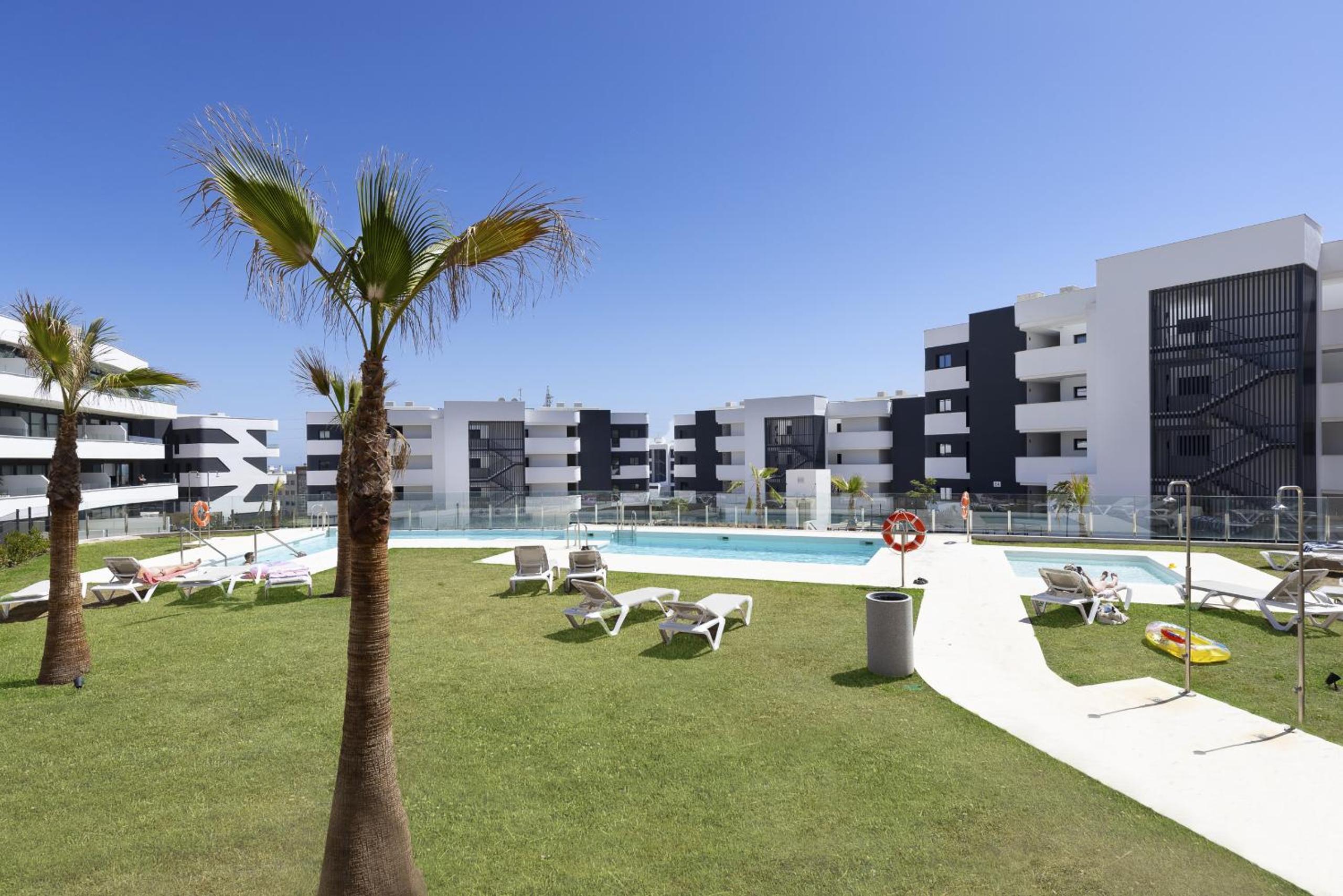 Modern Luxury Suite with Terrace in Higueron
