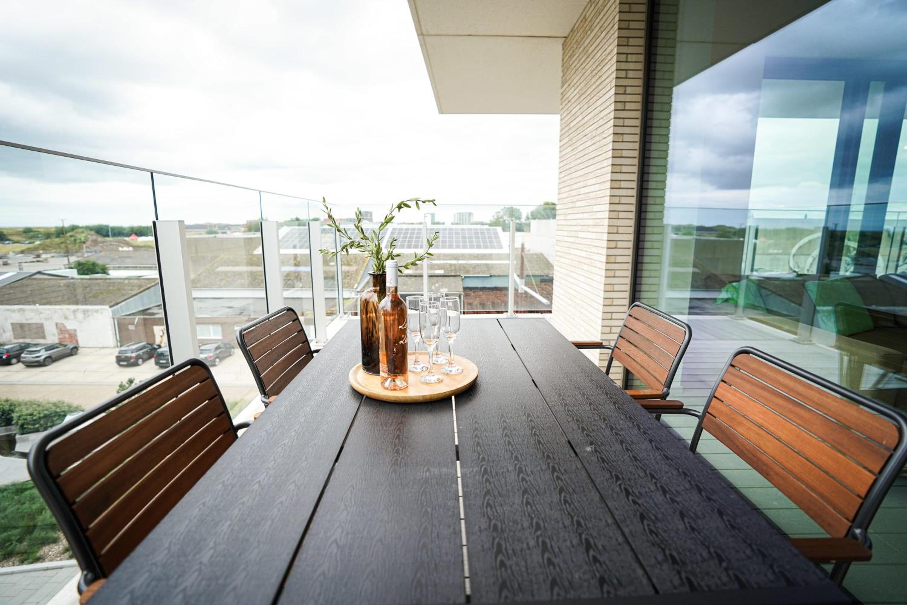 Huswell - Beautiful apartment with communal pool and gym