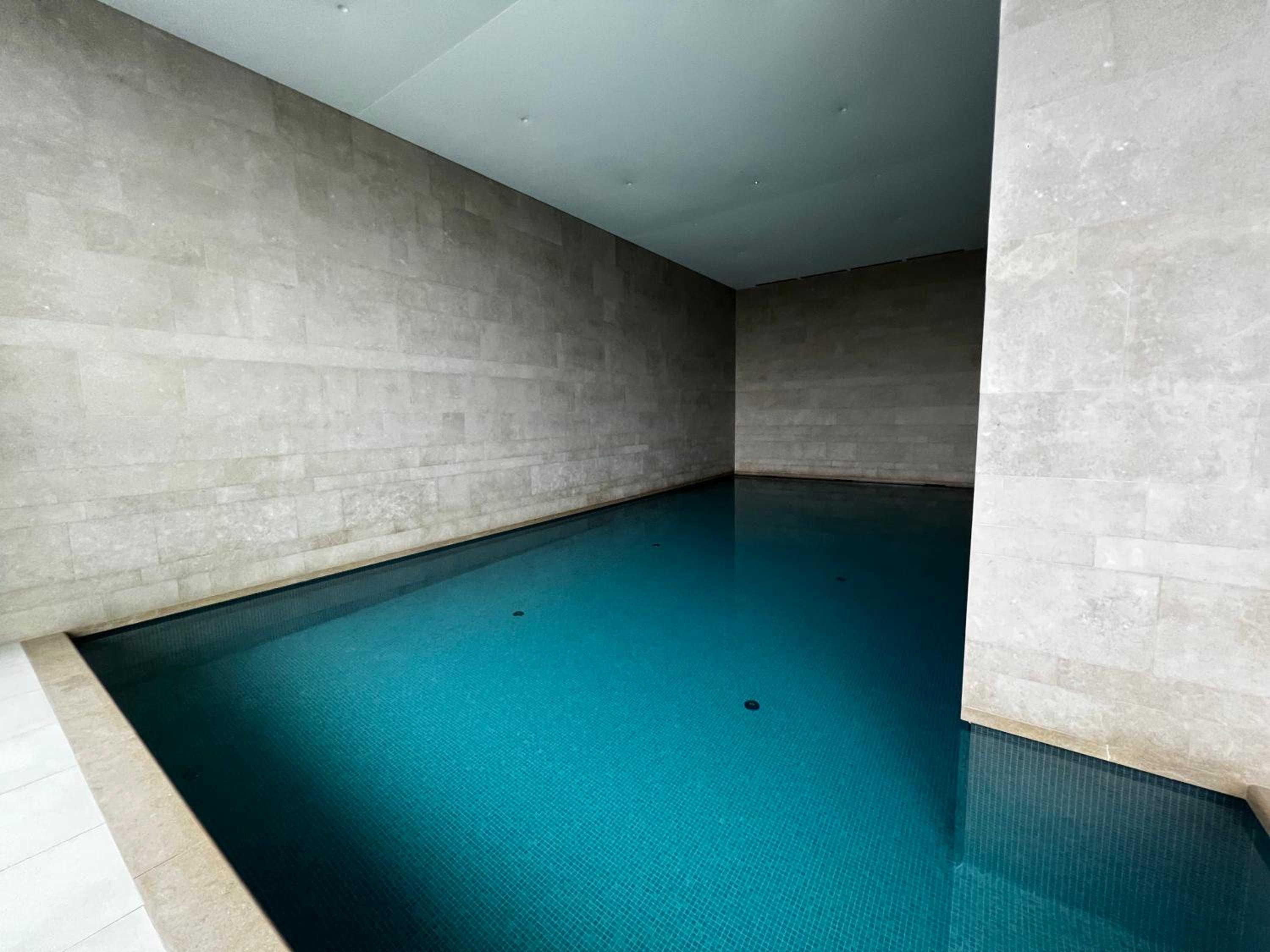 Huswell - Beautiful apartment with communal pool and gym