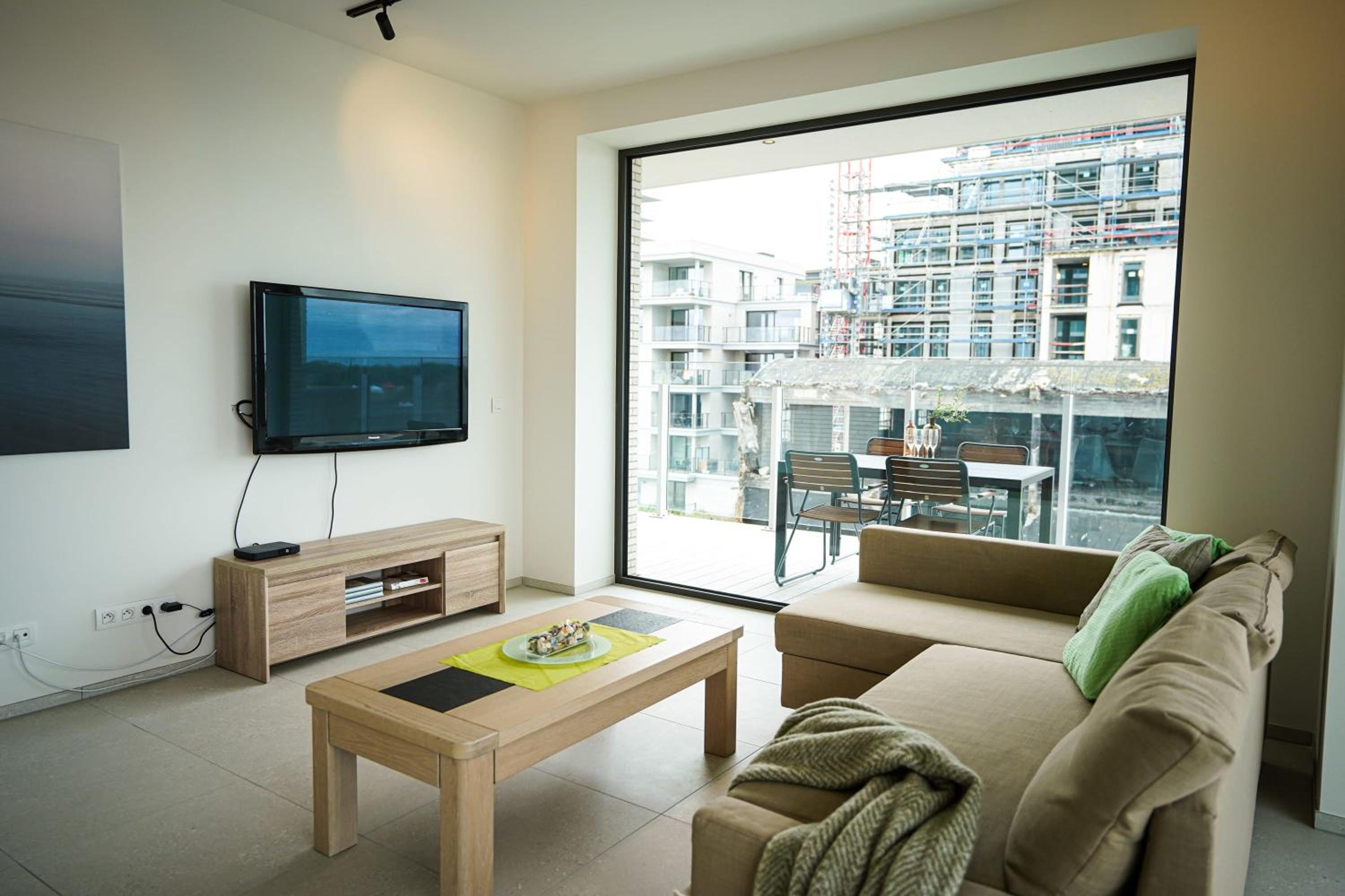 Huswell - Beautiful apartment with communal pool and gym