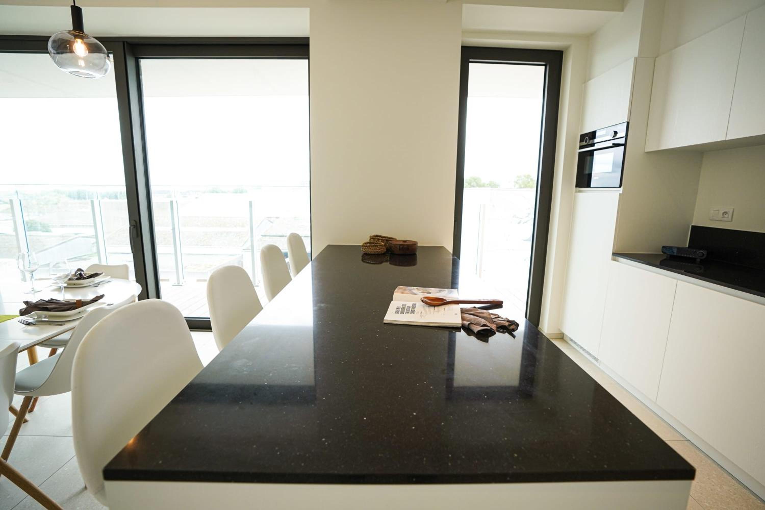 Huswell - Beautiful apartment with communal pool and gym