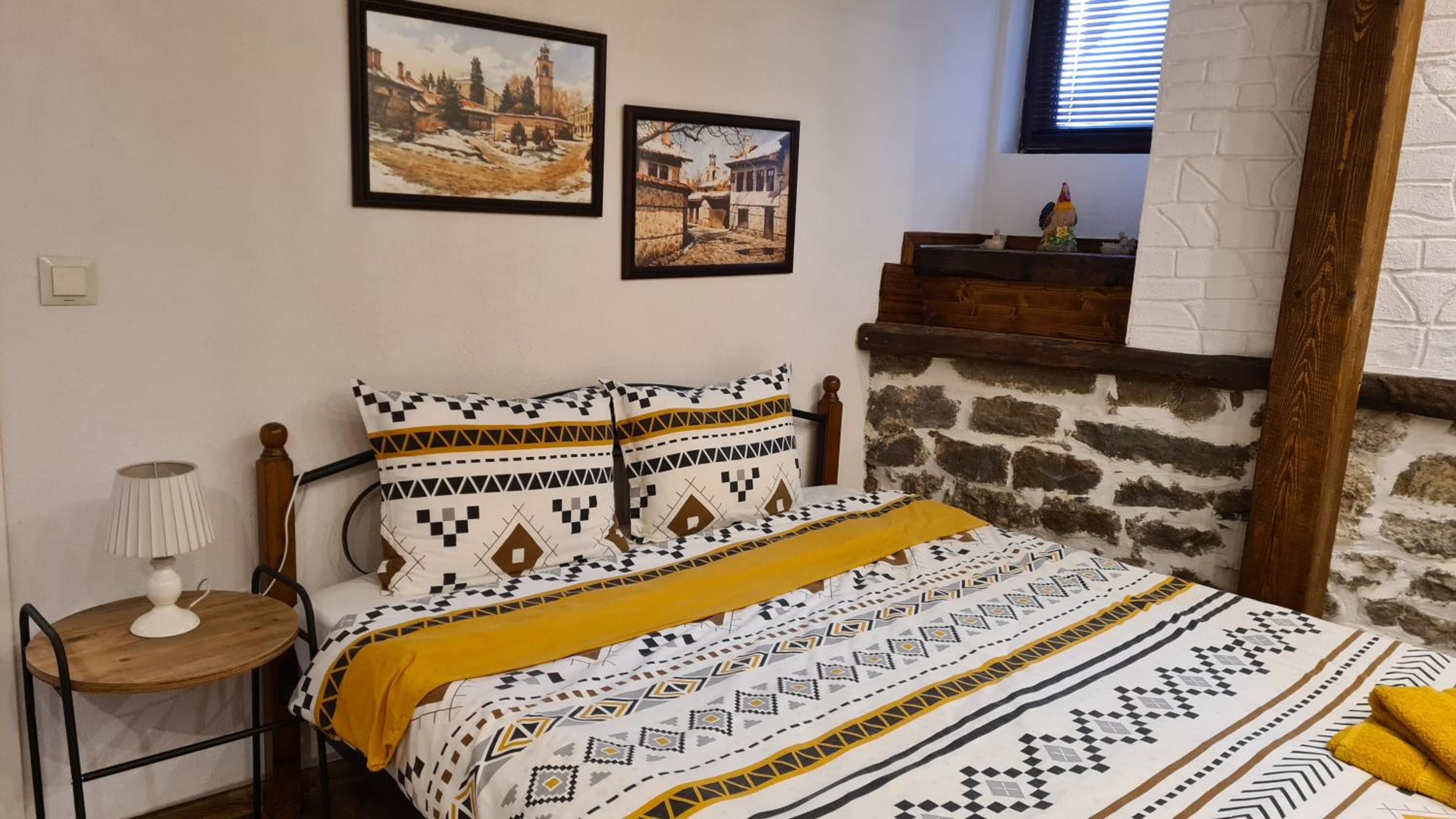 Lazarov Suites - Luxury one and two bedroom apartments
