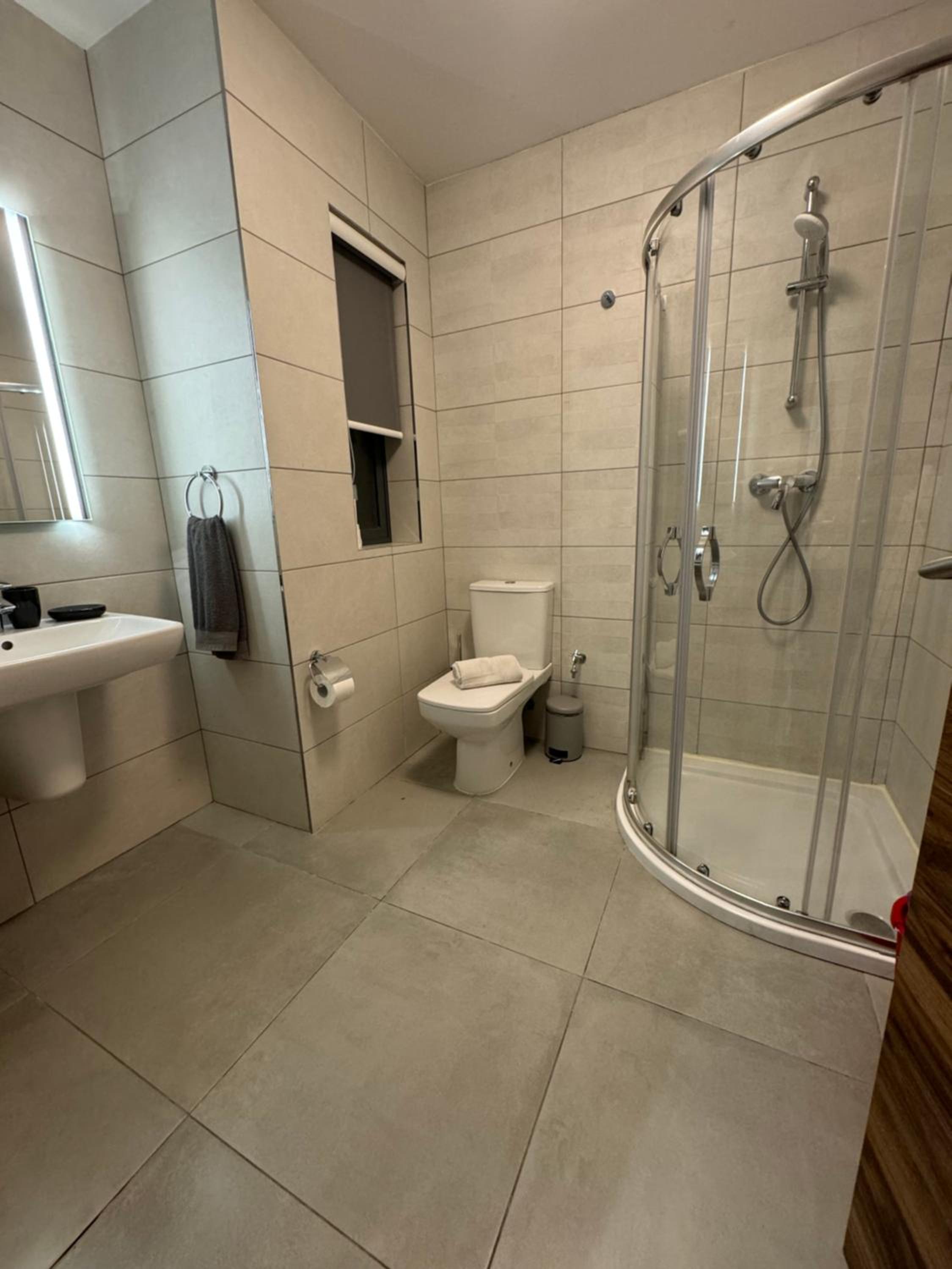 Claremont 1bedroom apartment, photo 3