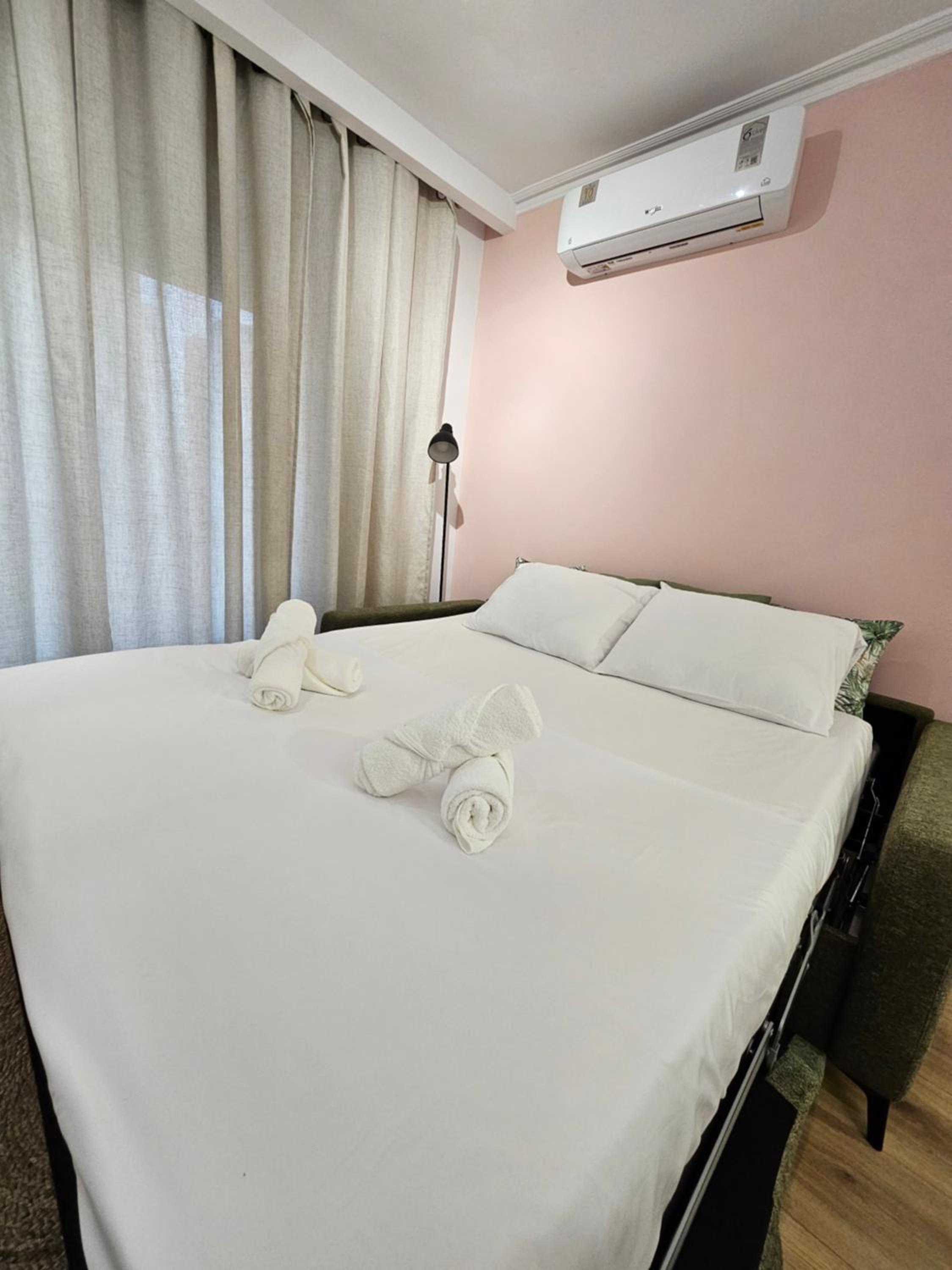 Roshel's apartment, modern and comfy flat in the boulevard photo 2