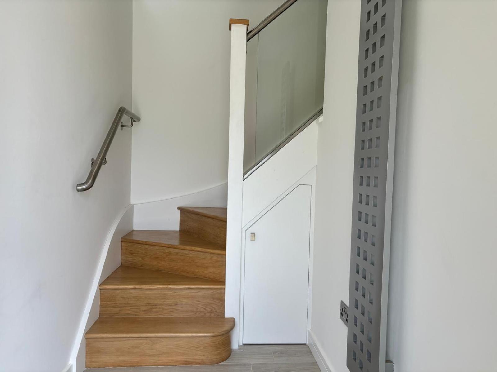 Cannister Hall Apartment, Selling, Faversham, Kent view 5