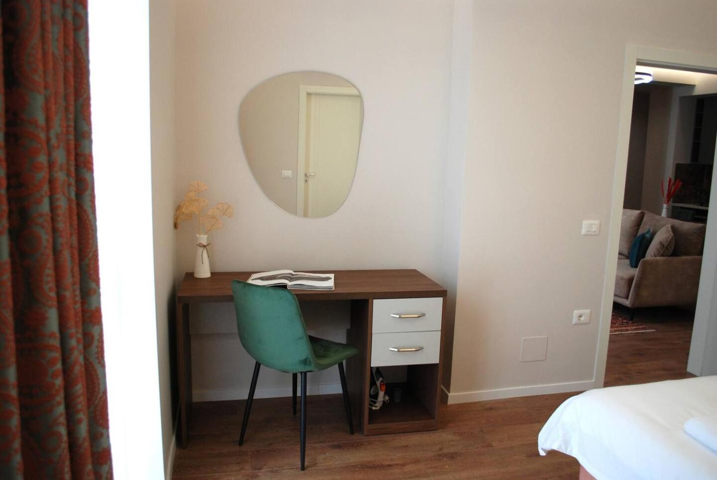 Lindi's Apartment 8/2