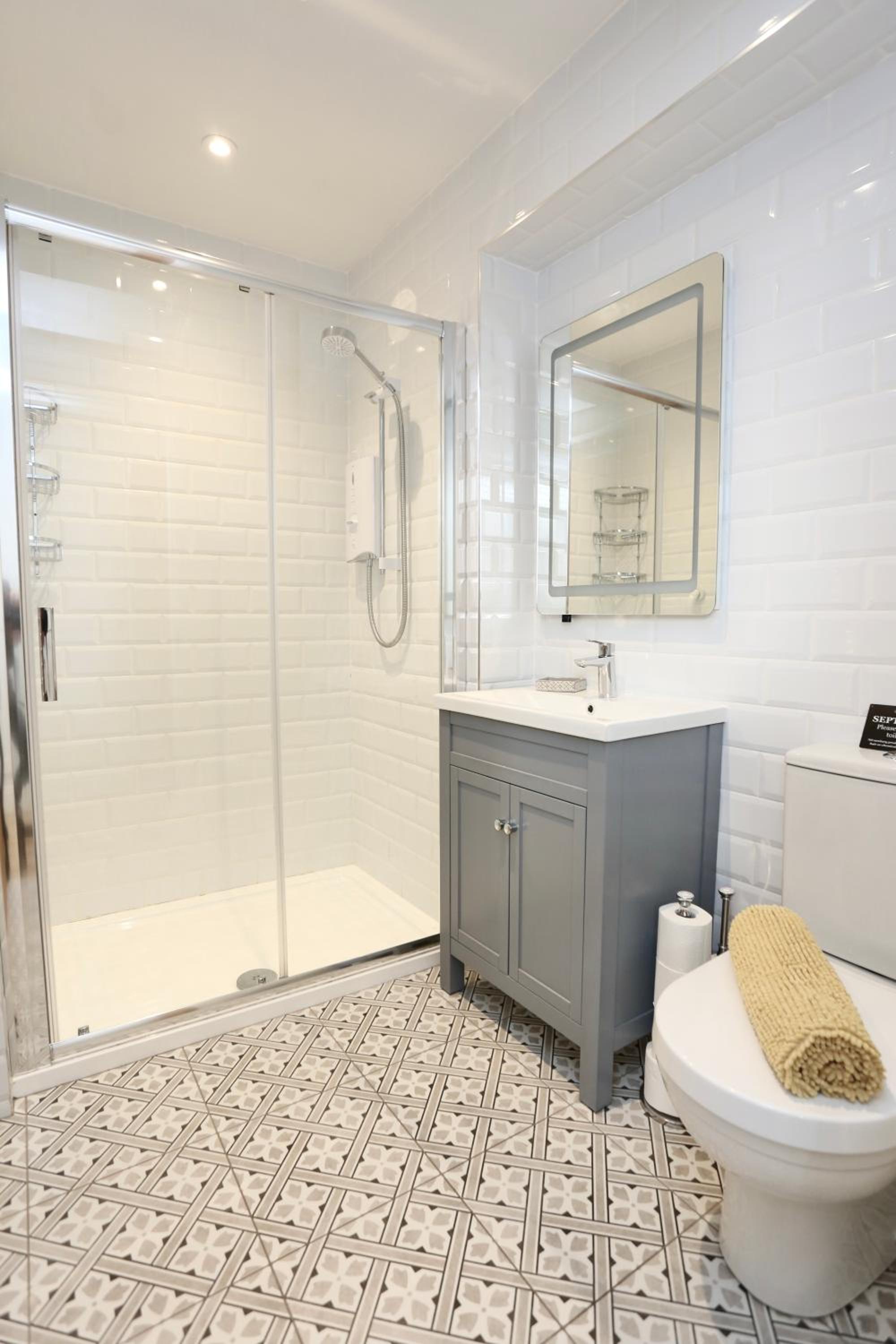 Stunning Coach House with two bedrooms and parking view 5