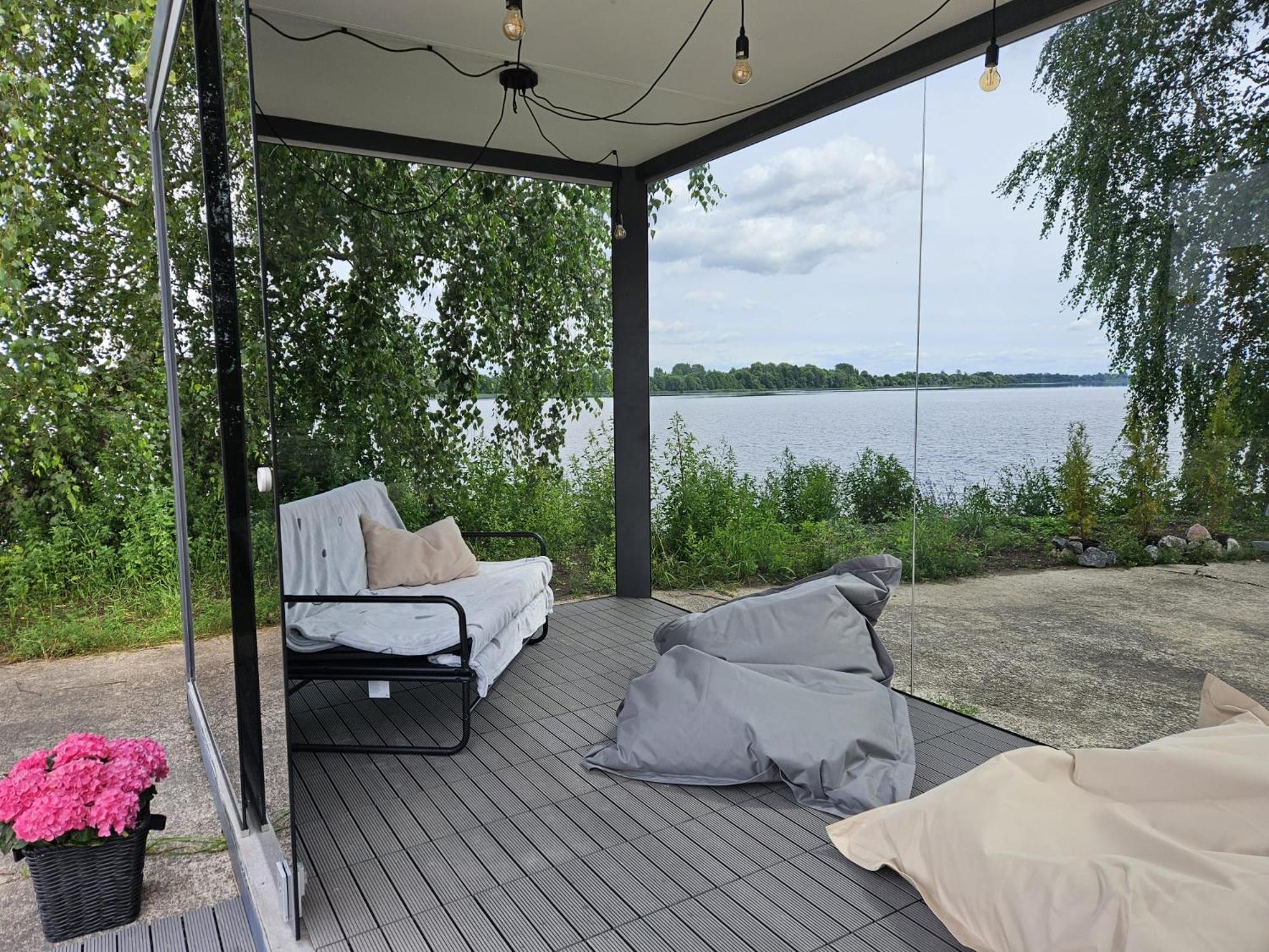 Pamesta kuģu piestātne view 4