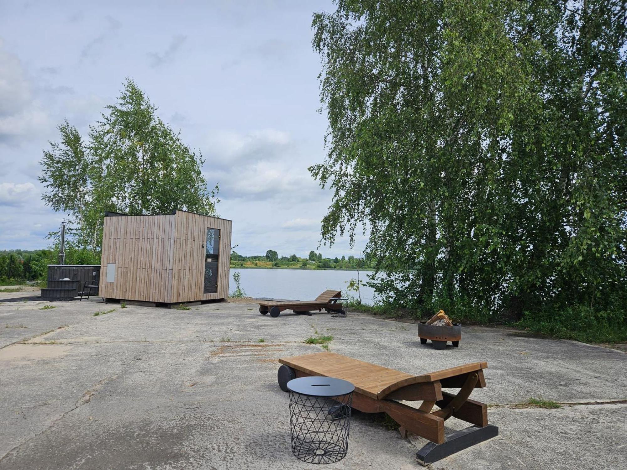 Pamesta kuģu piestātne view 5