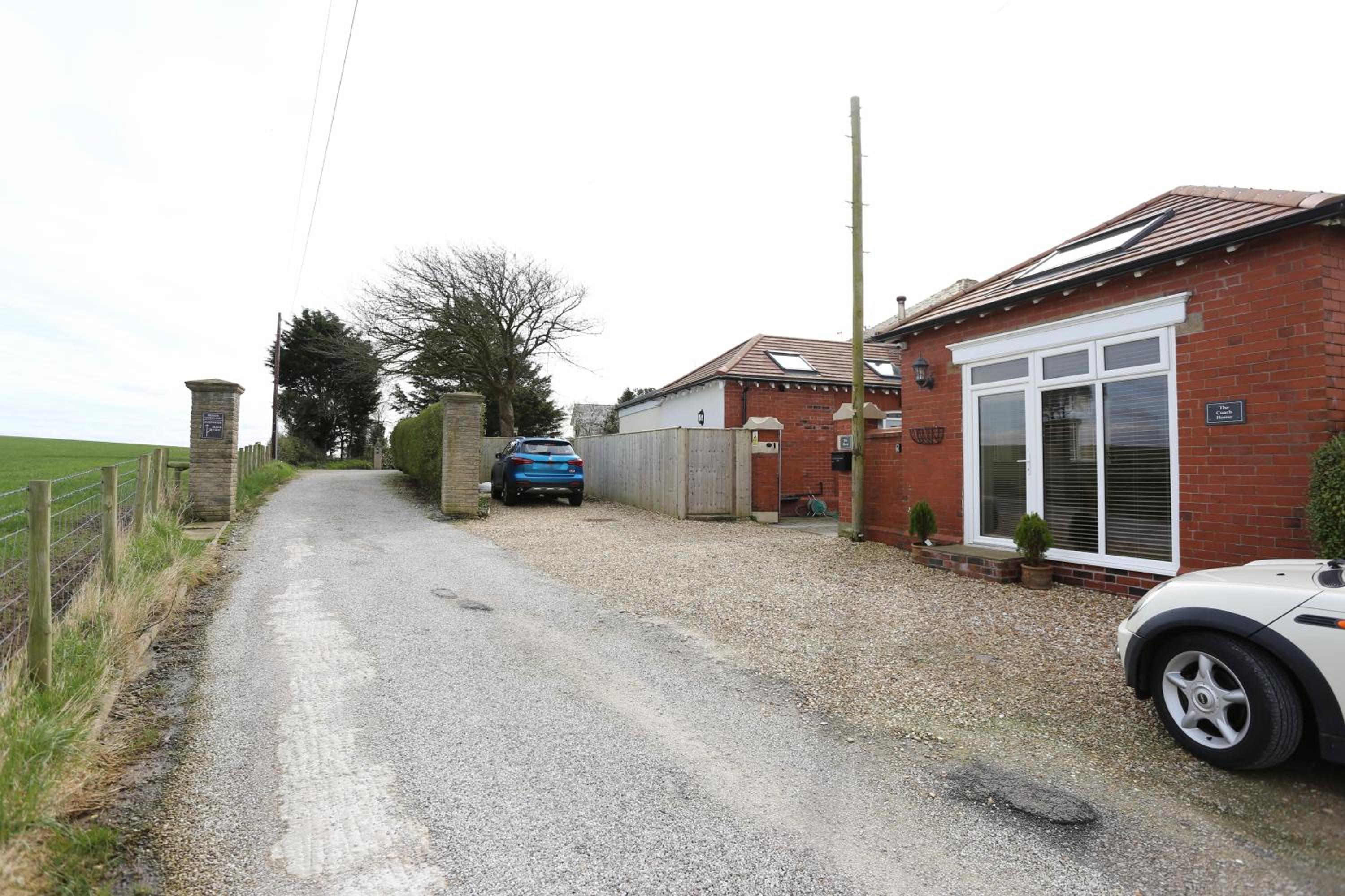 Stunning Coach House with two bedrooms and parking view 2