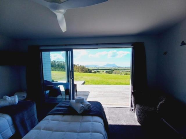 Moko Hiwi Escape Ruakaka - Tūī Suite