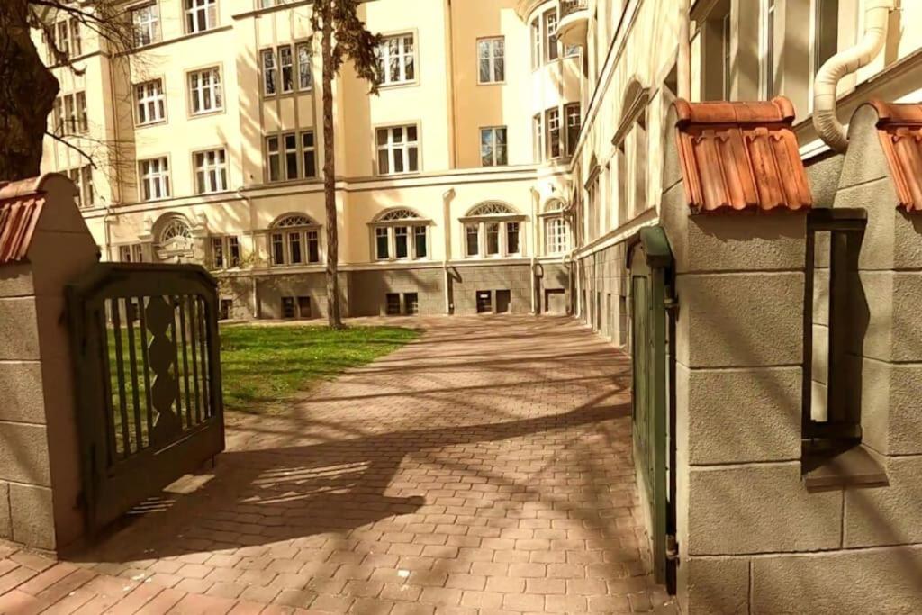 Top-secure spacious apartment