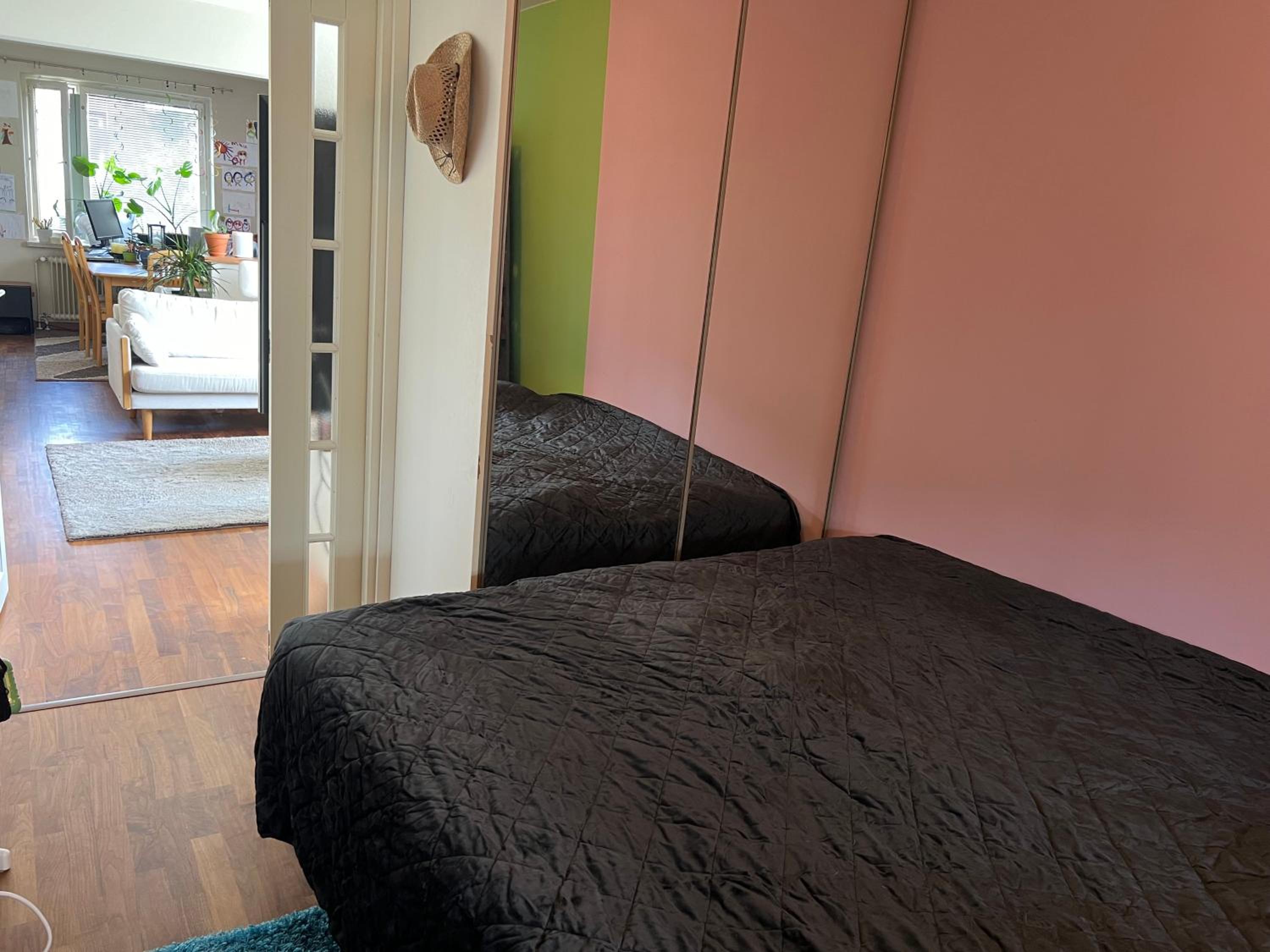Cozy well connected - family apartment