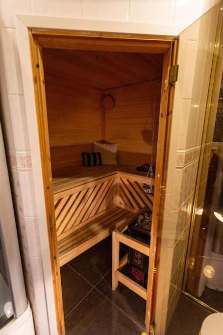 Top-secure spacious apartment