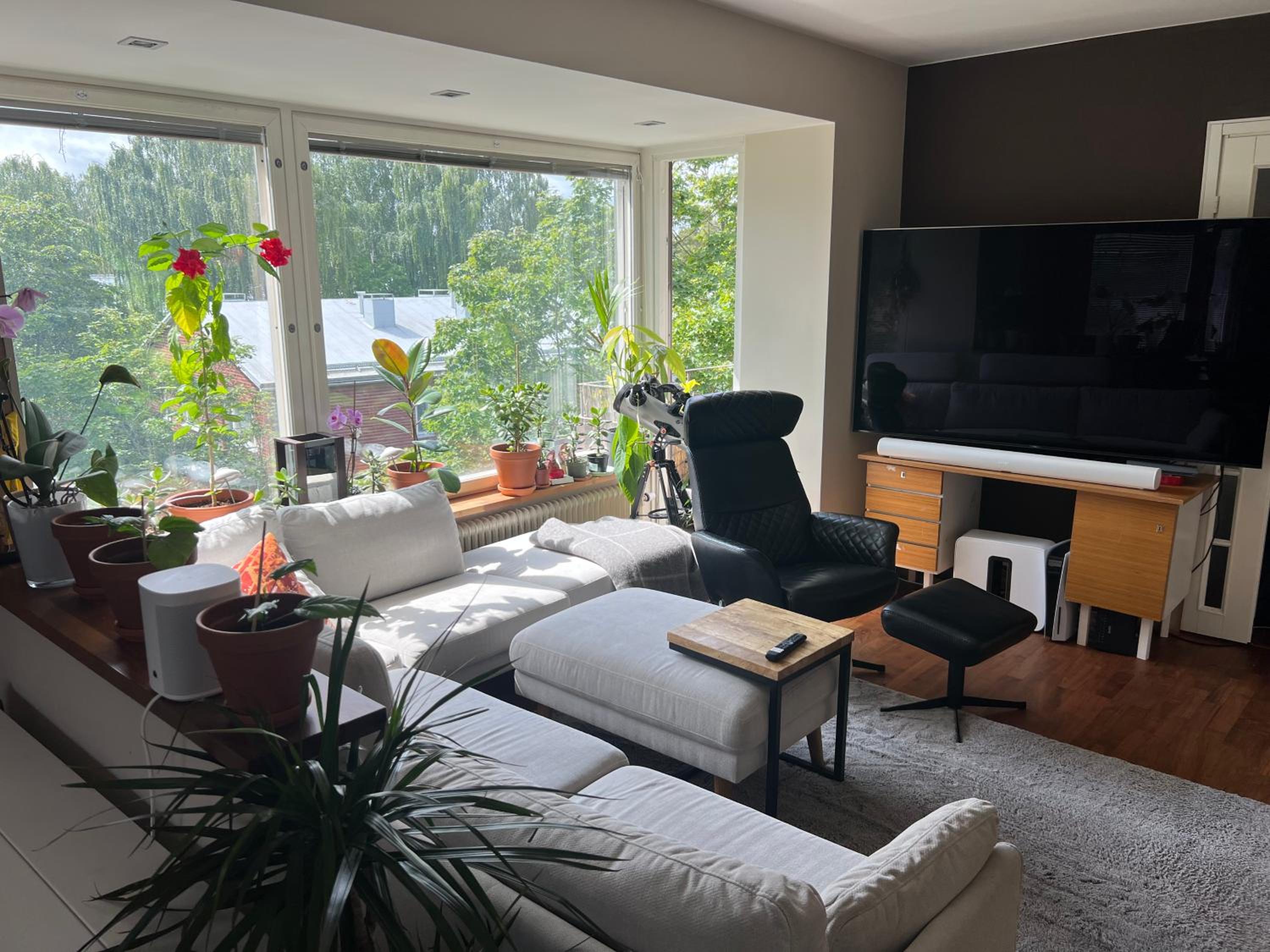 Cozy well connected - family apartment
