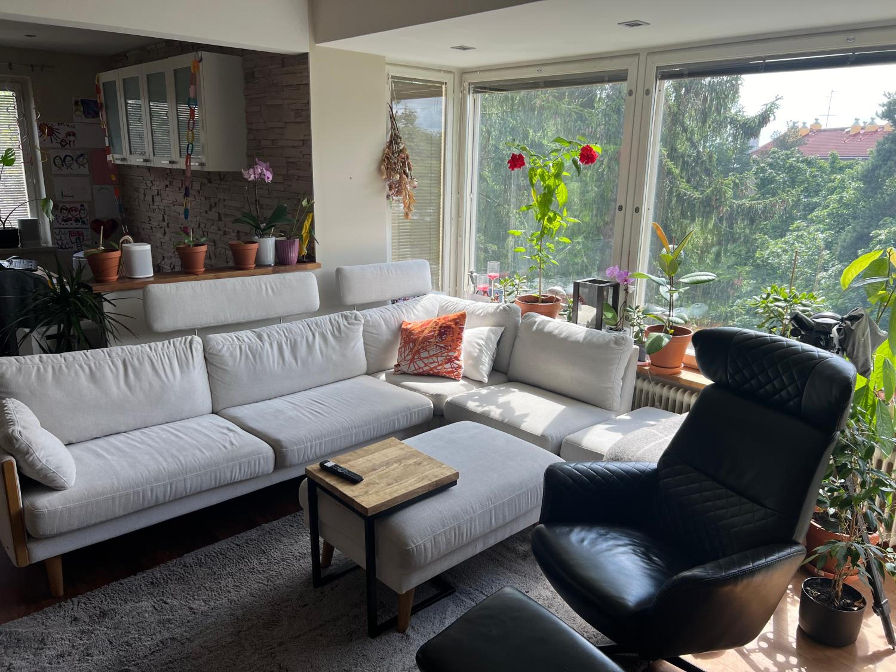 Cozy well connected - family apartment