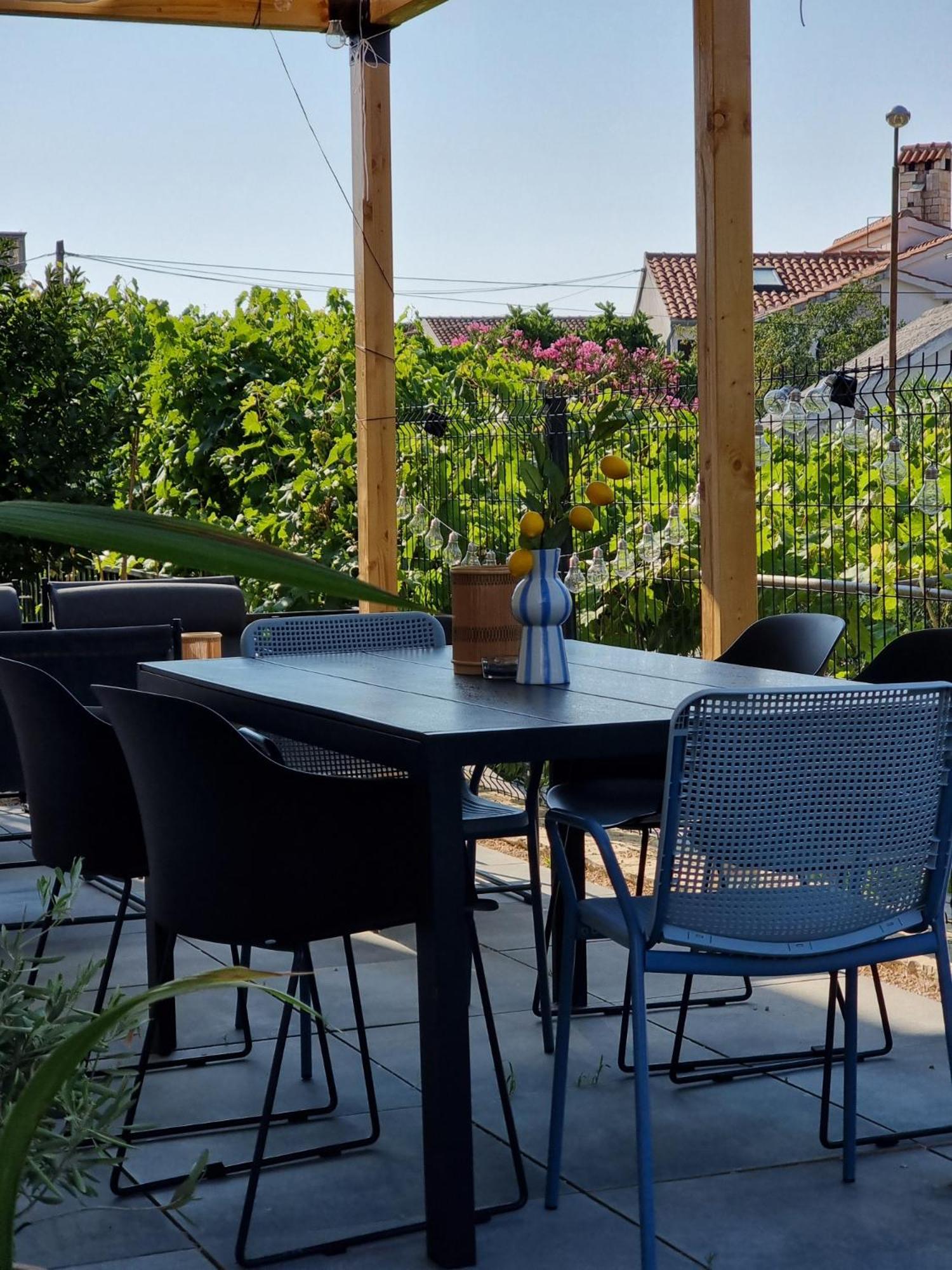 Summer house Le Vito view 4