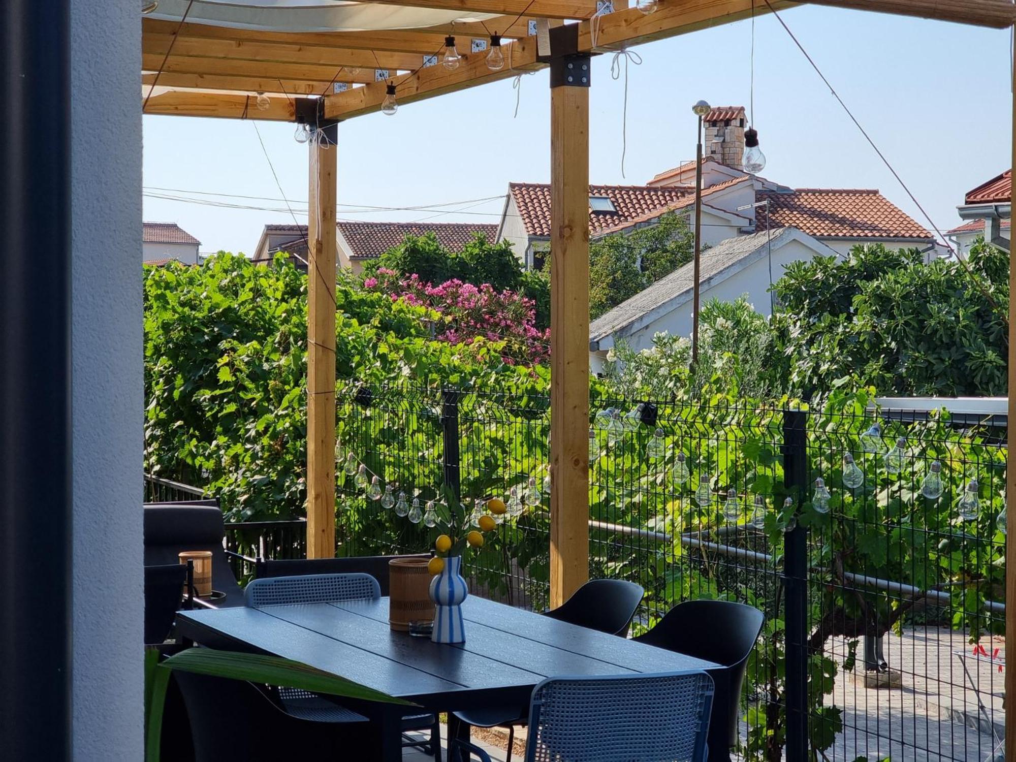 Summer house Le Vito view 3