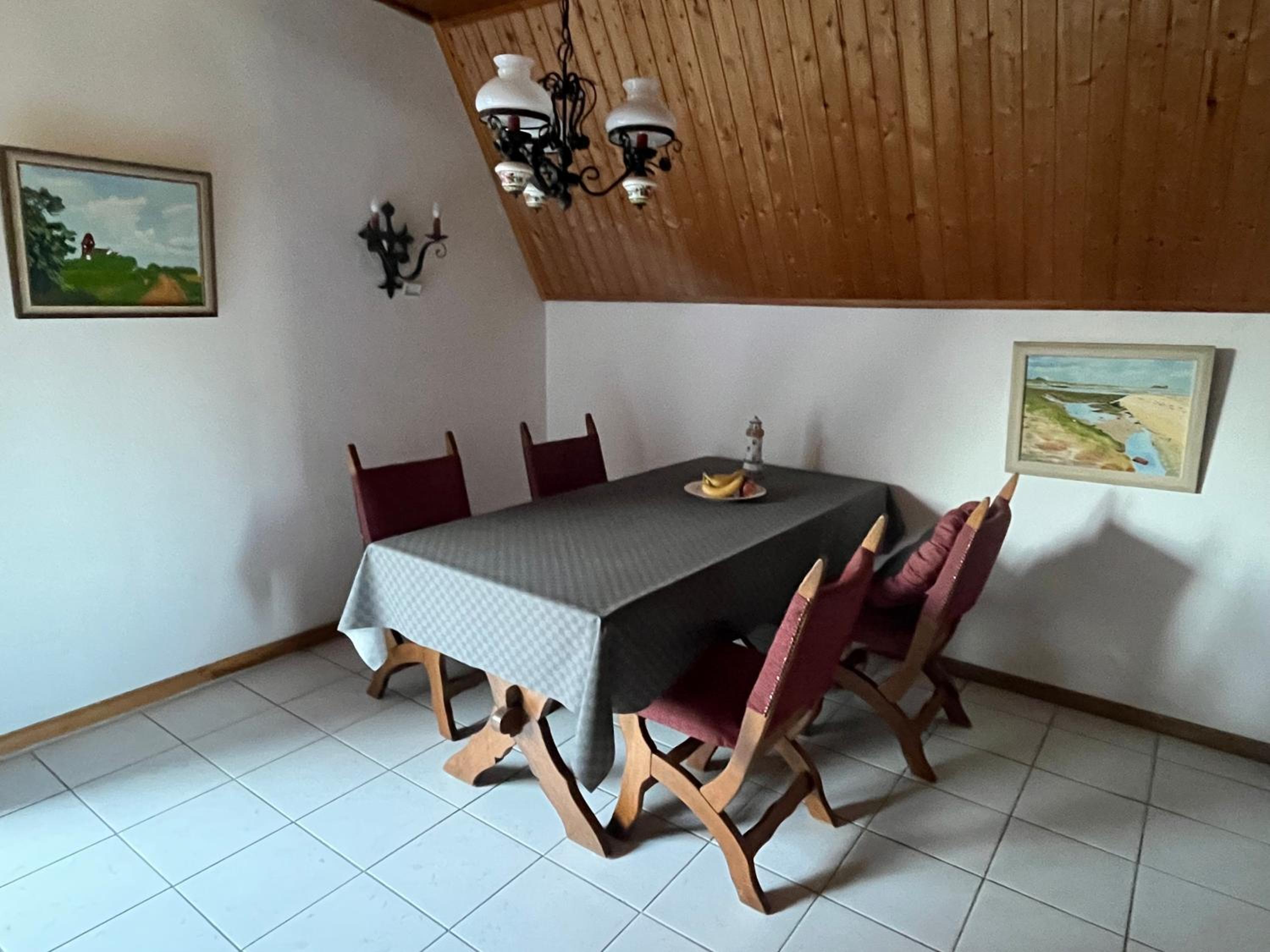 Grietje I rotes Haus links