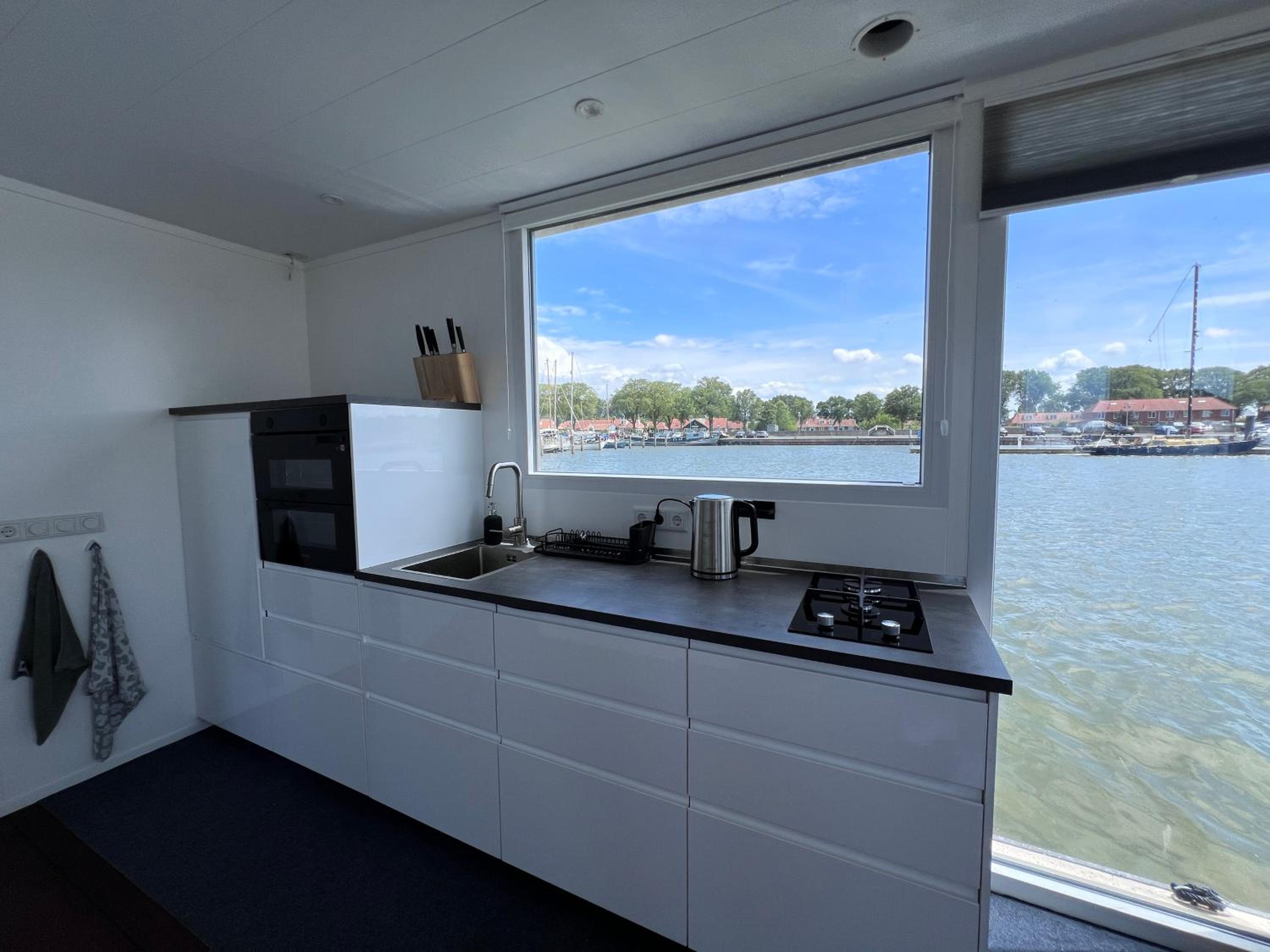 Oktopus-Lofts - Houseboat view 2
