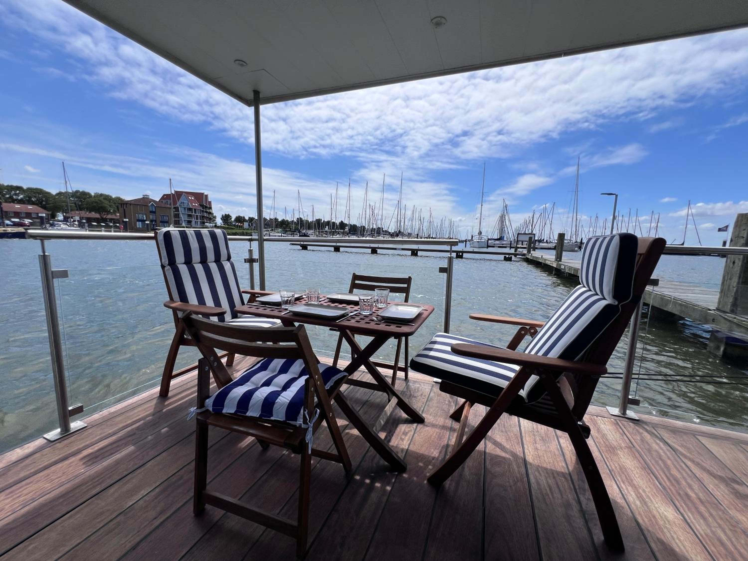 Oktopus-Lofts - Houseboat view 3
