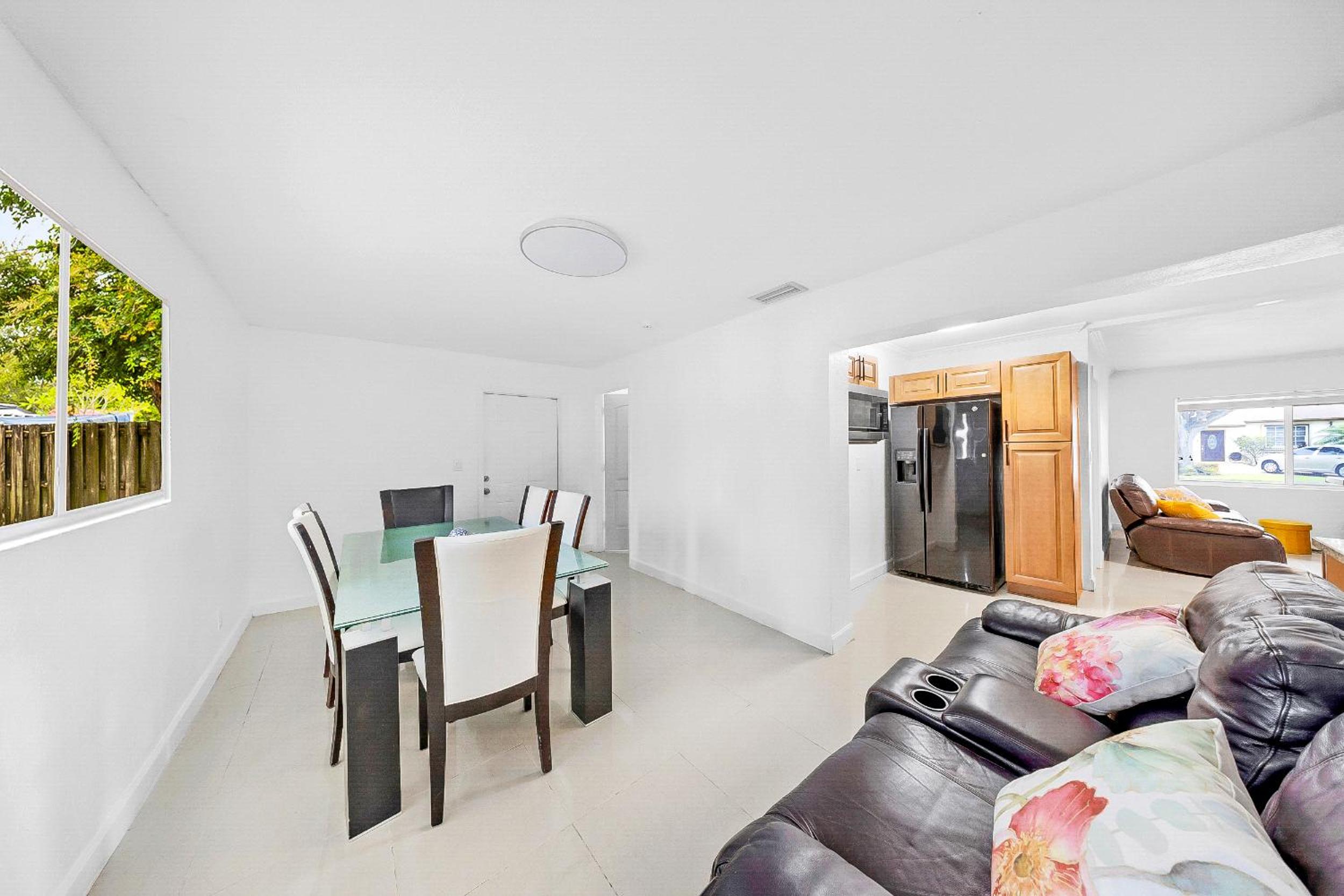 Casa Neisy Florida 10 minutes from Hollywood Beach and Hard Rock Hotel & Casino Hollywood view 3