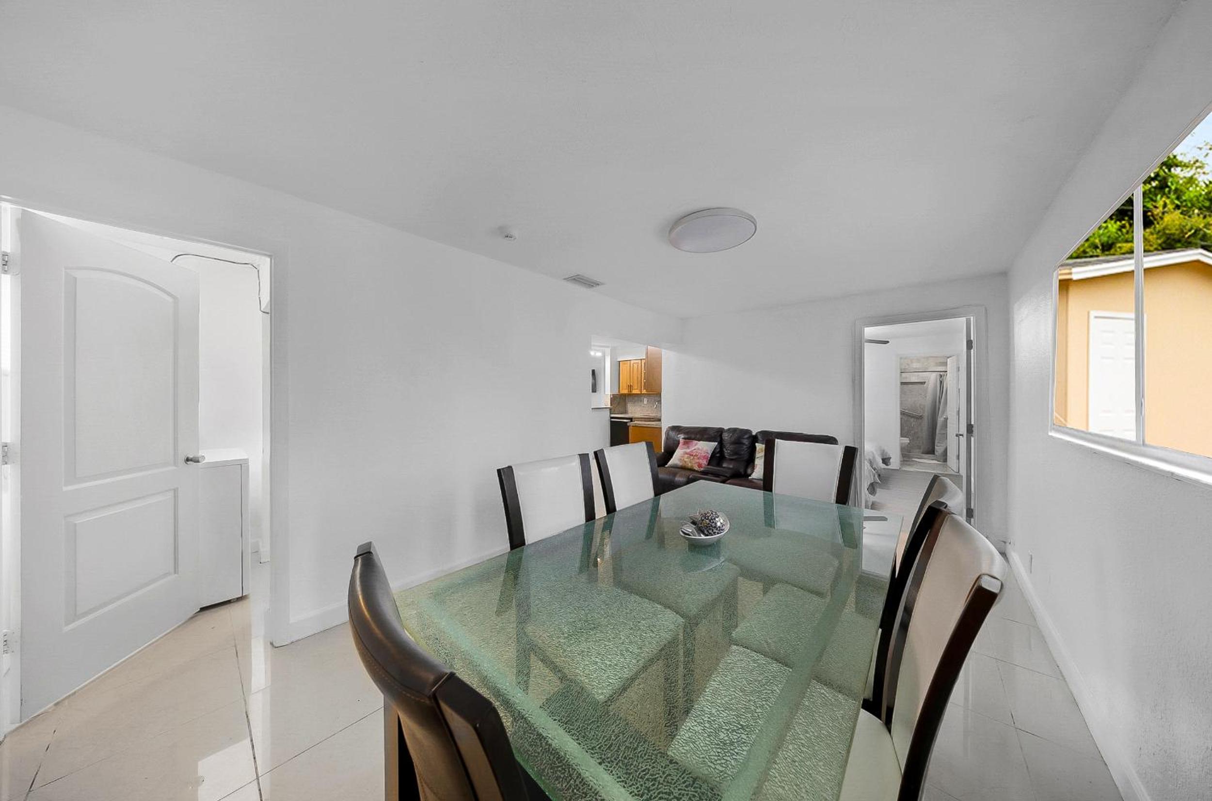Casa Neisy Florida 10 minutes from Hollywood Beach and Hard Rock Hotel & Casino Hollywood view 5