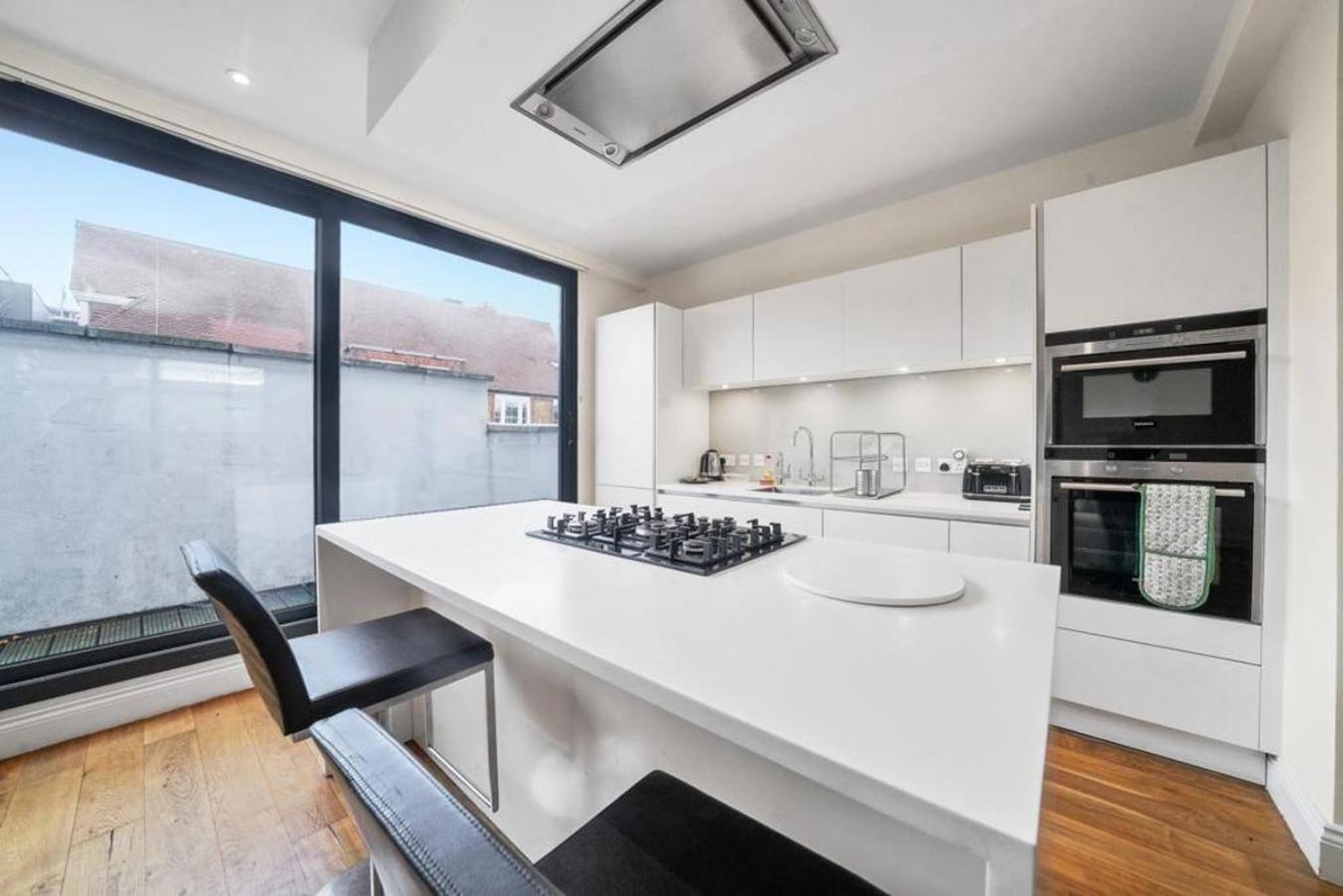 3 Bedroom Duplex Penthouse In Camden