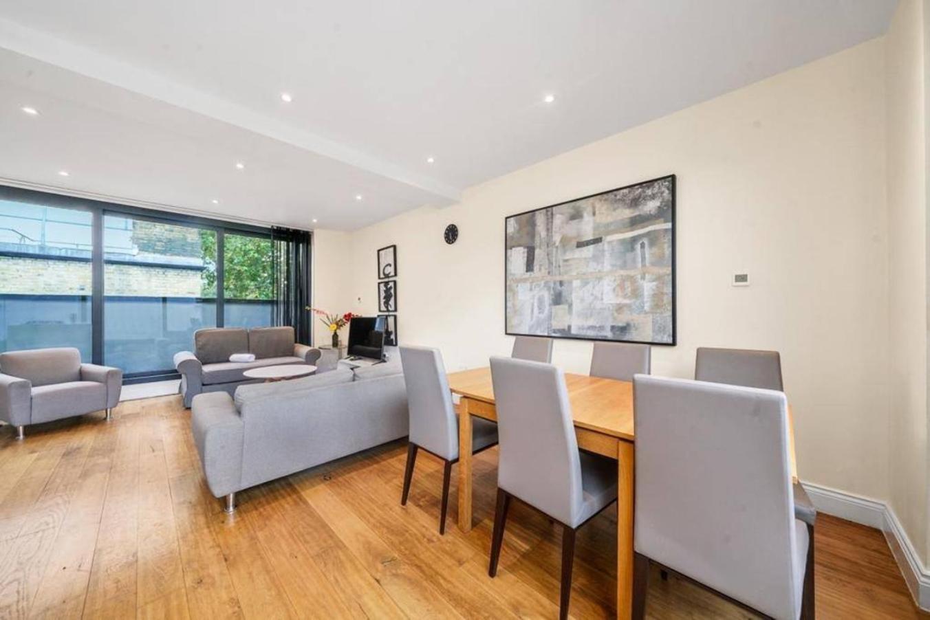 3 Bedroom Duplex Penthouse In Camden