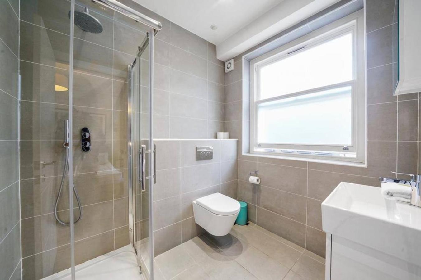3 Bedroom Duplex Penthouse In Camden