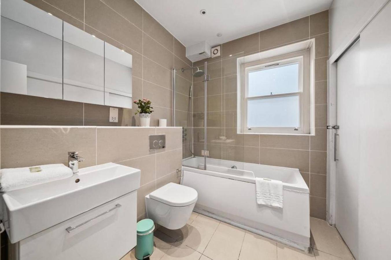 3 Bedroom Duplex Penthouse In Camden