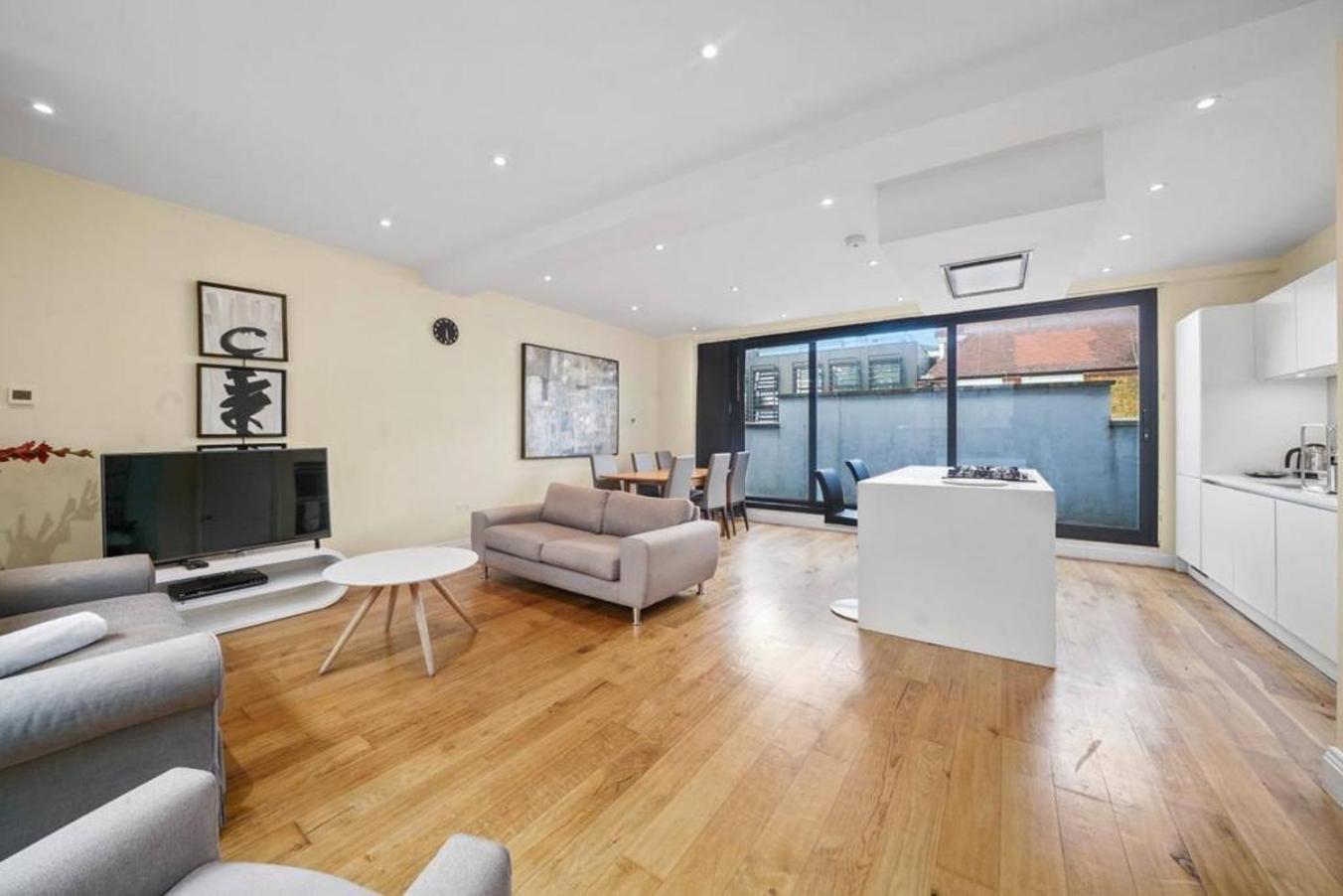 3 Bedroom Duplex Penthouse In Camden