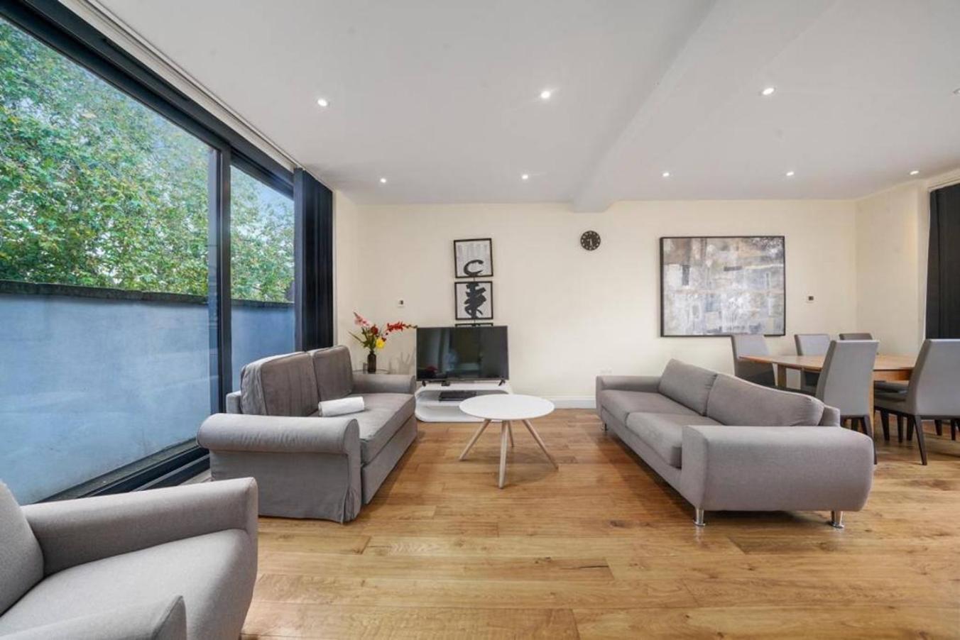 3 Bedroom Duplex Penthouse In Camden