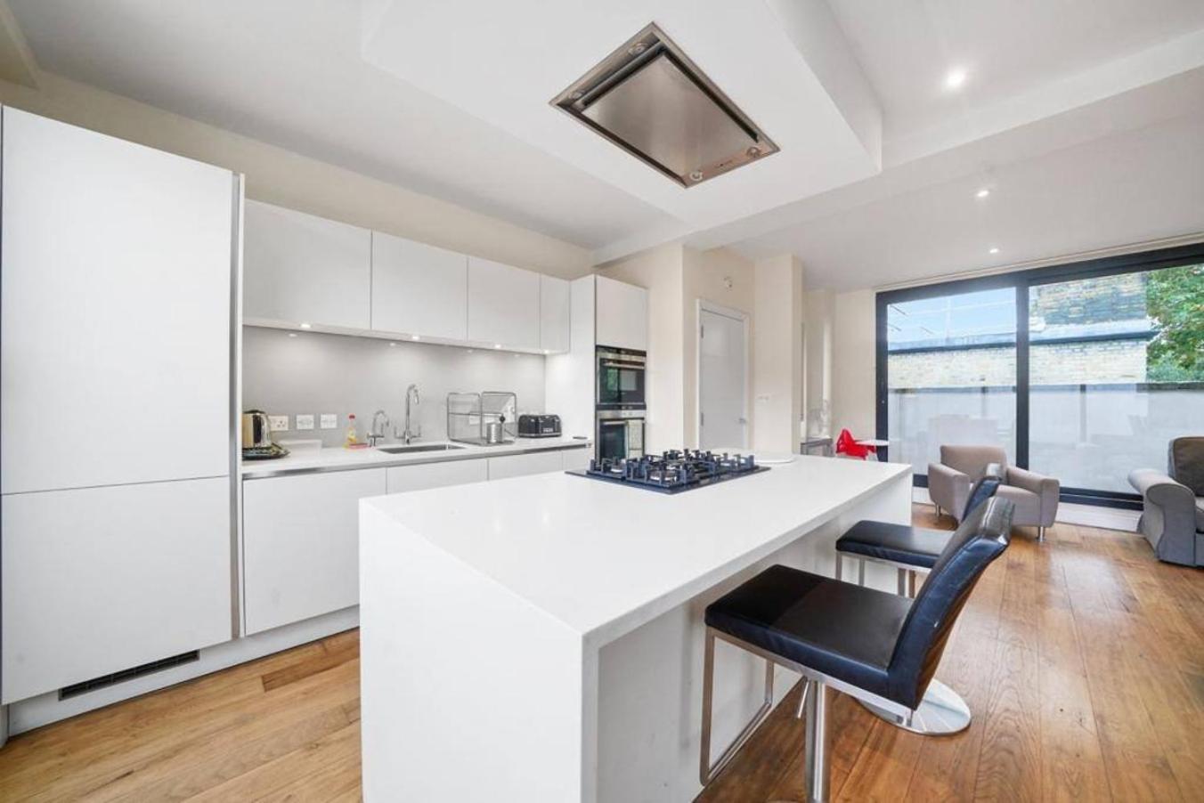 3 Bedroom Duplex Penthouse In Camden