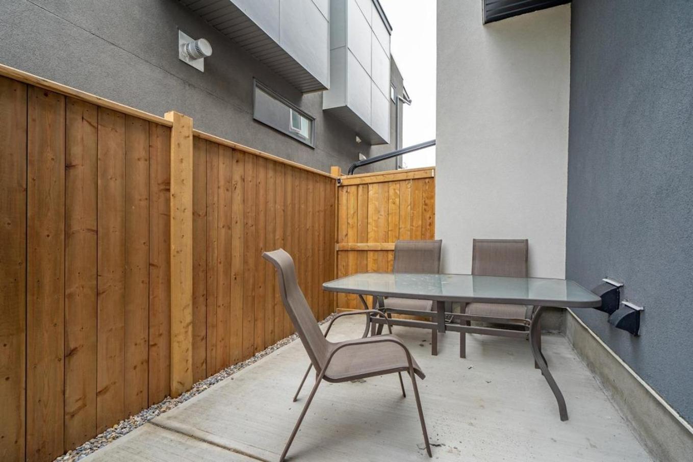 Modern Altadore Home 3 Br Fireplace Sleeps 8