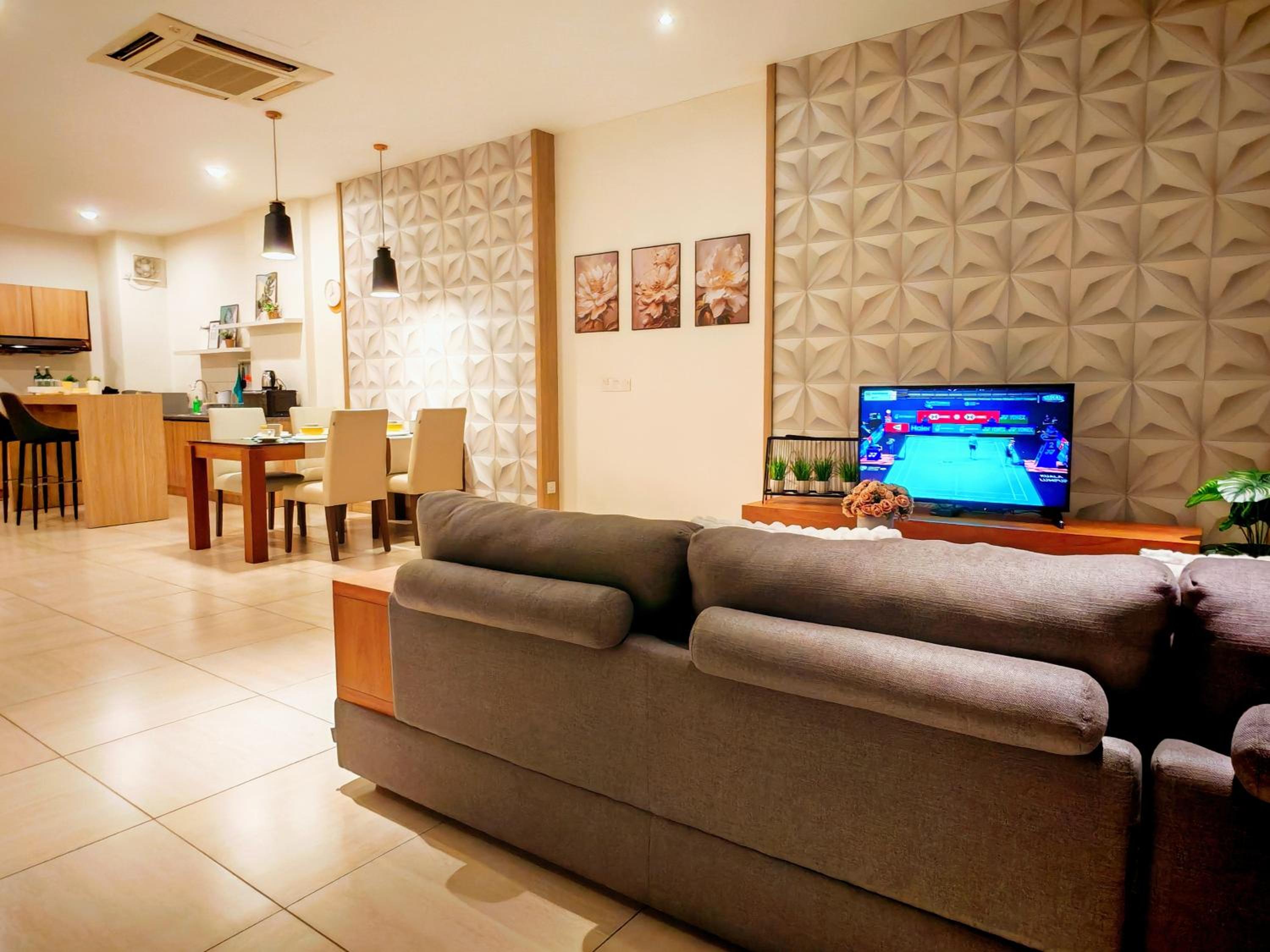 Ipoh Octagon Premium 7 Pax Condo One Free Parking by City Home Empire photo 3