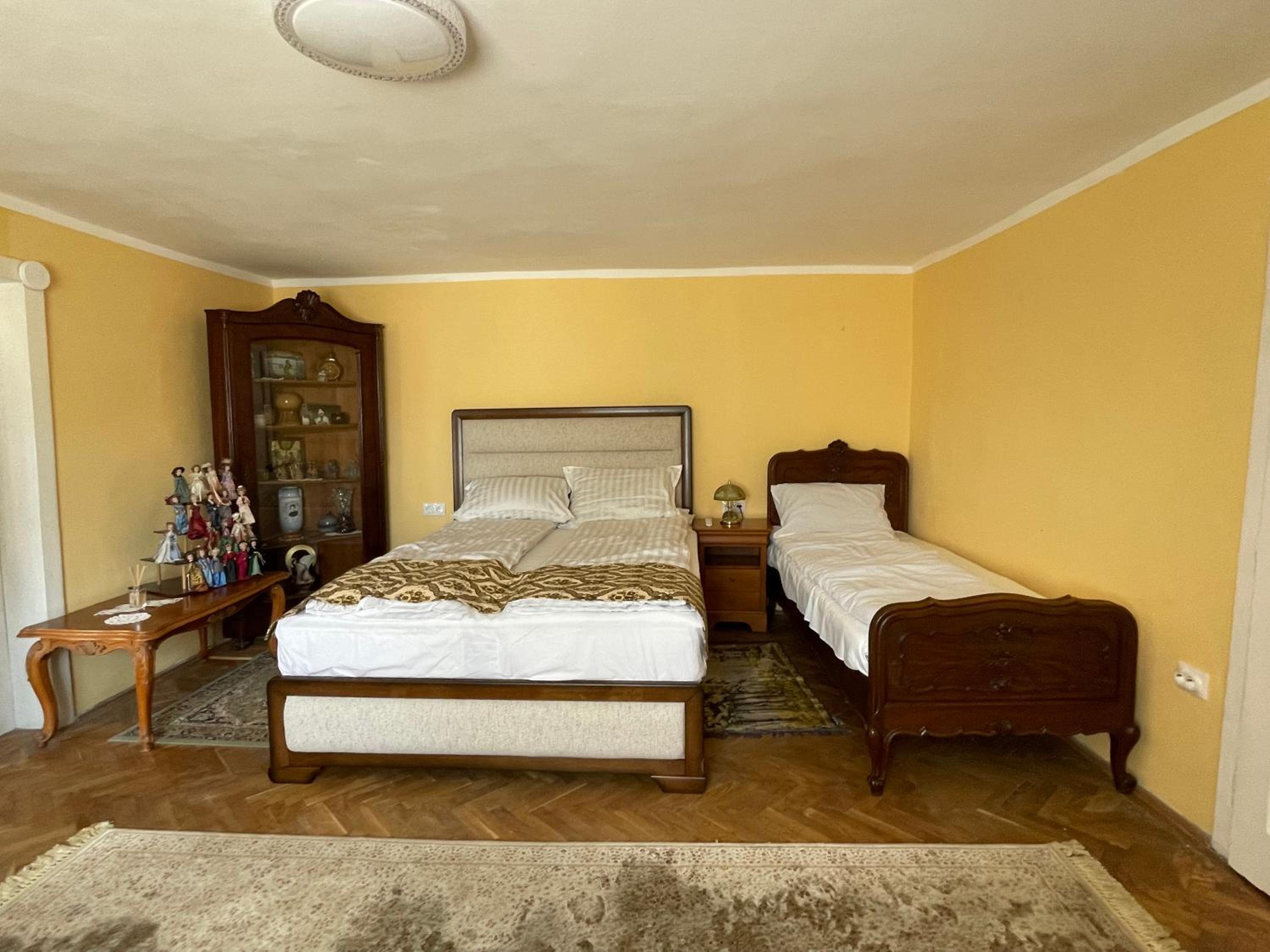FLH - Casa Gheti view 3