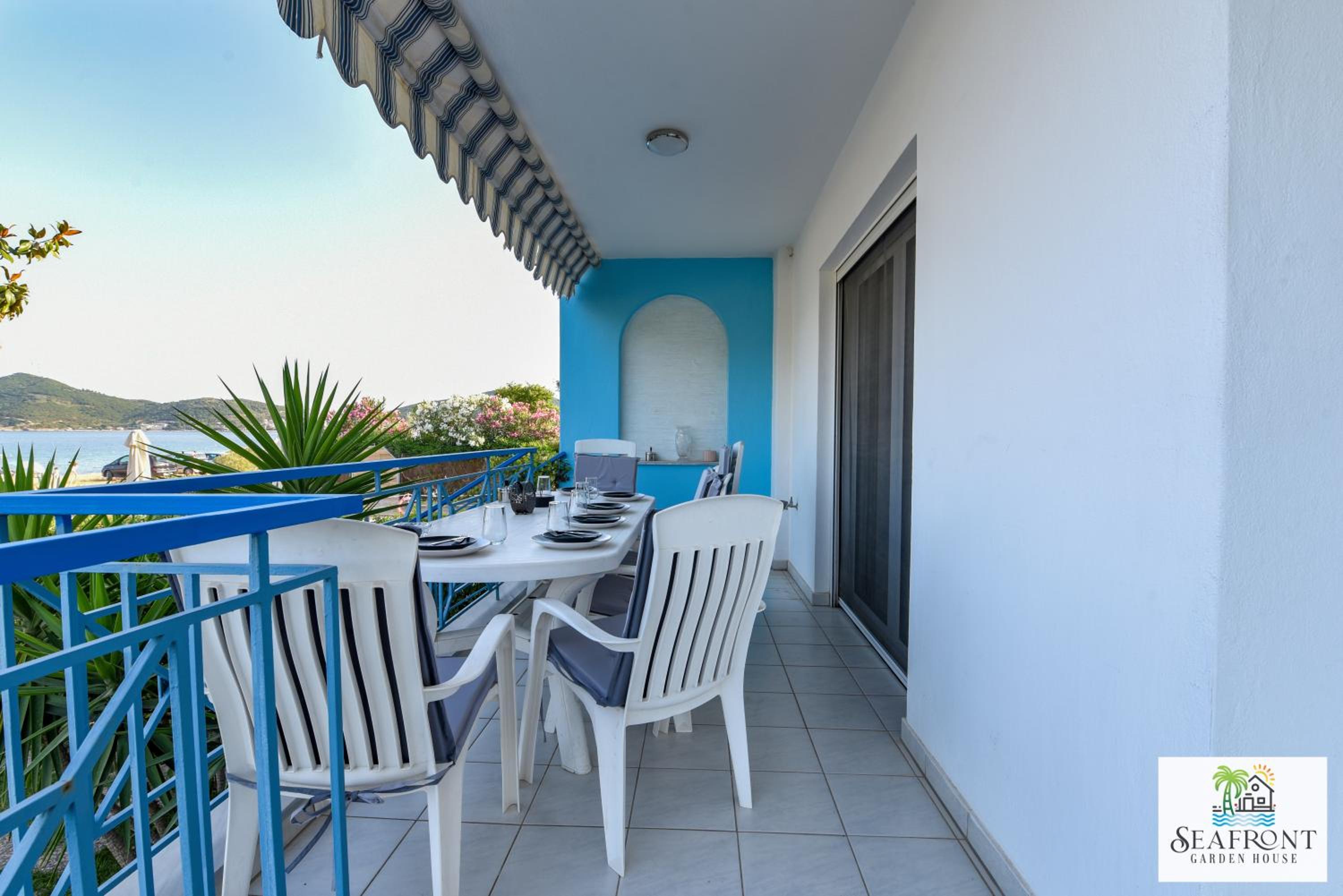 Villa SeafrontGardenHouse