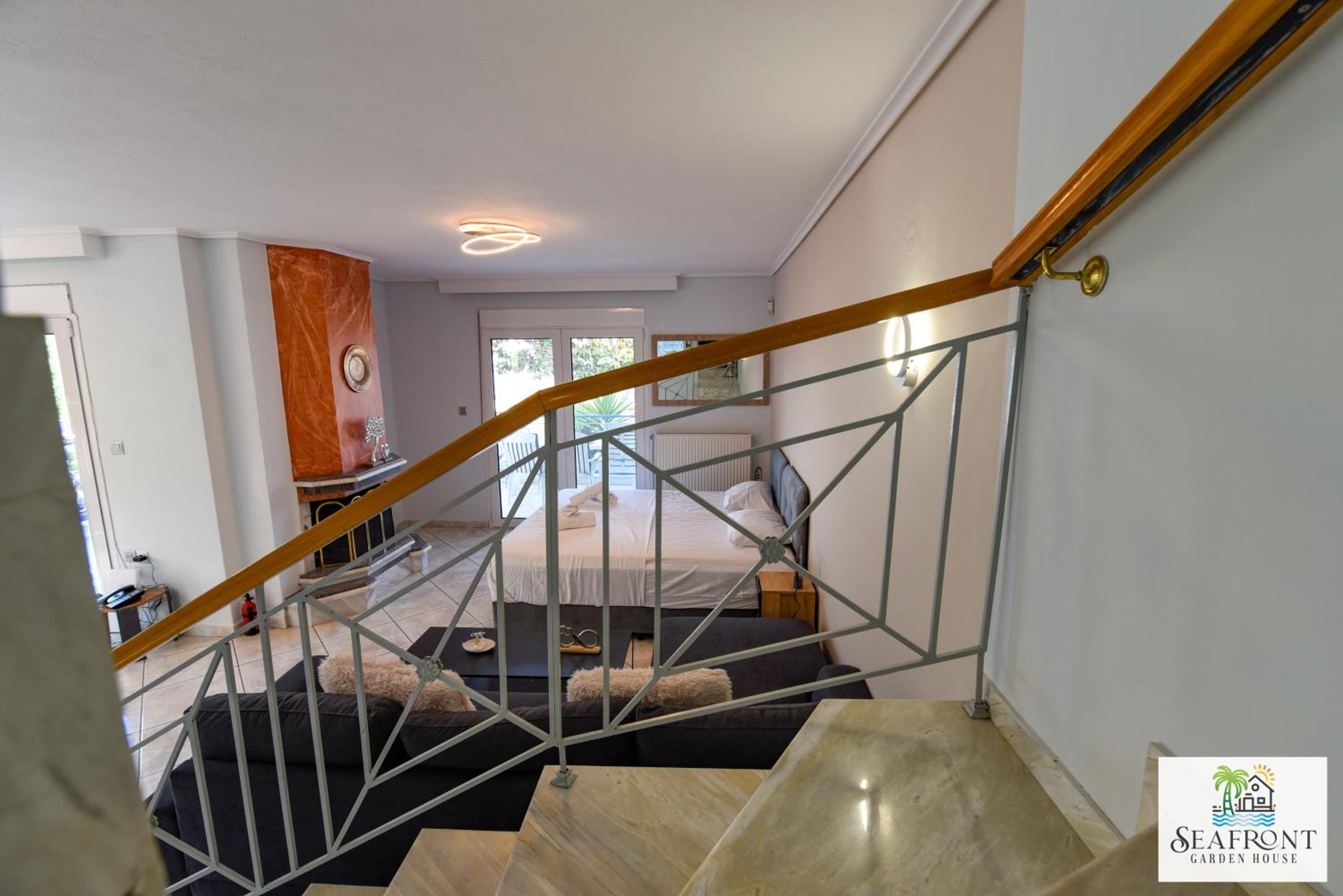 Villa SeafrontGardenHouse
