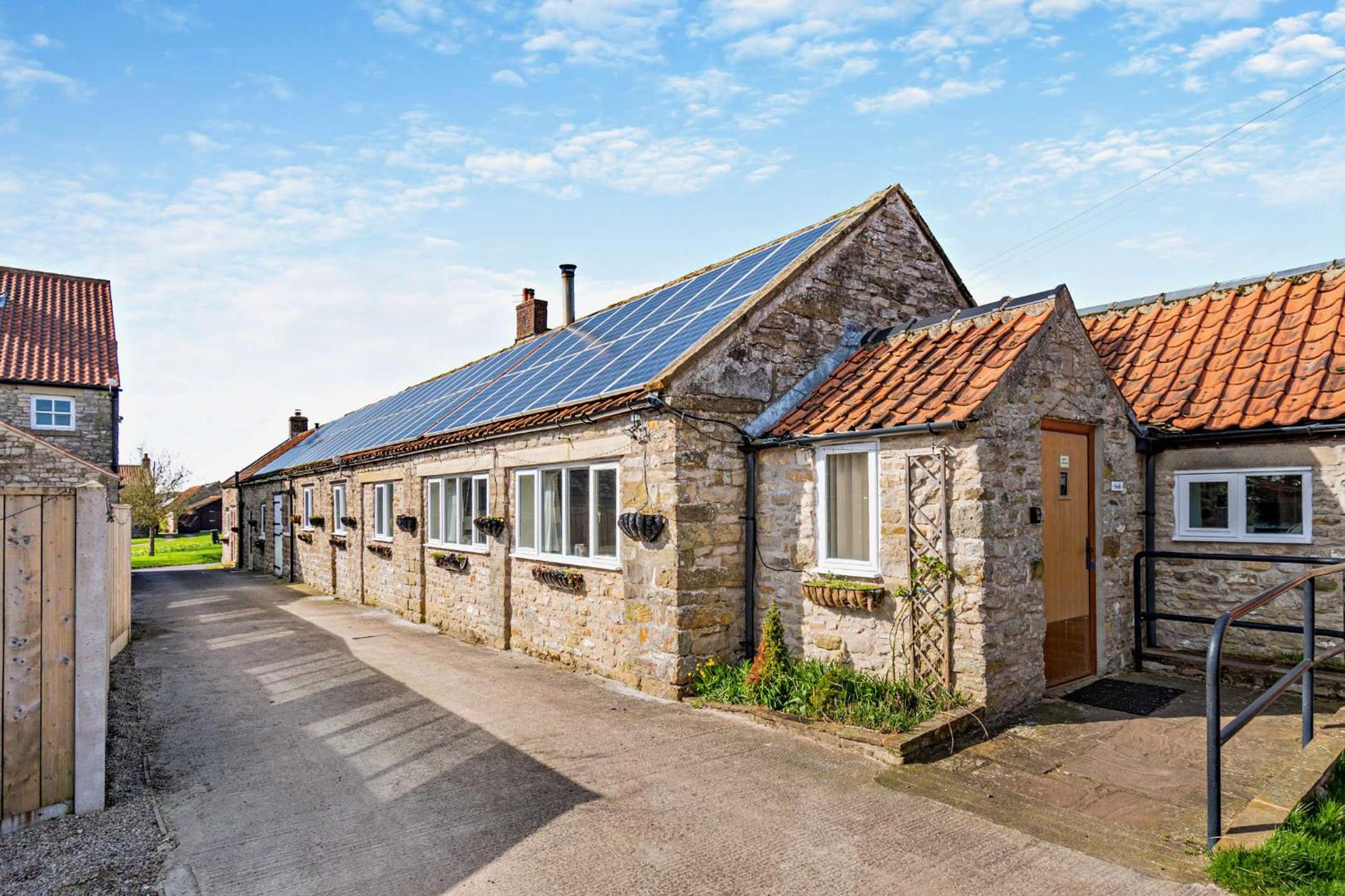Hotel Starling Cottage W Pool In North York Moors