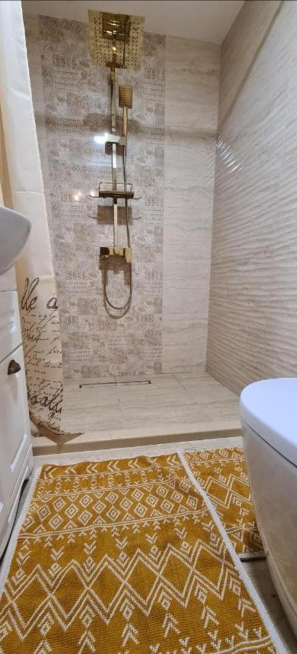 Lazarov Suites - Luxury one and two bedroom apartments