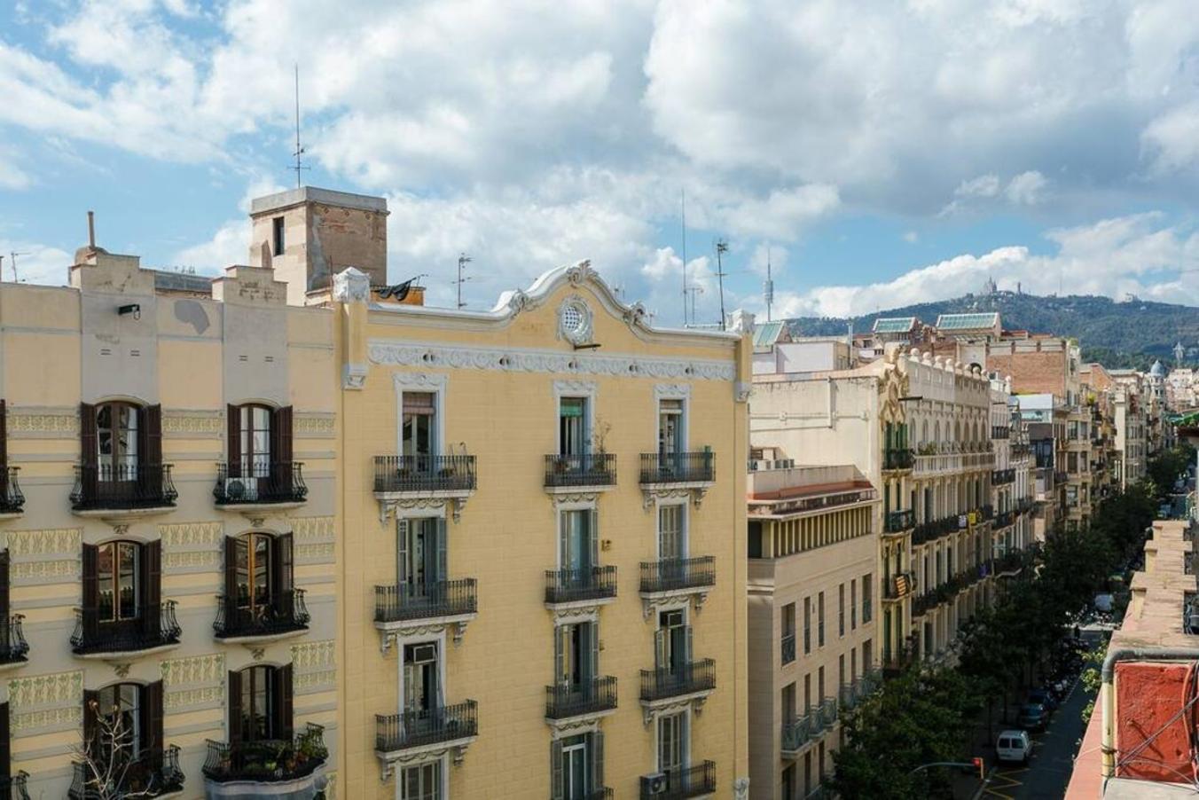 Historical Apartment With Awesome Rooftop