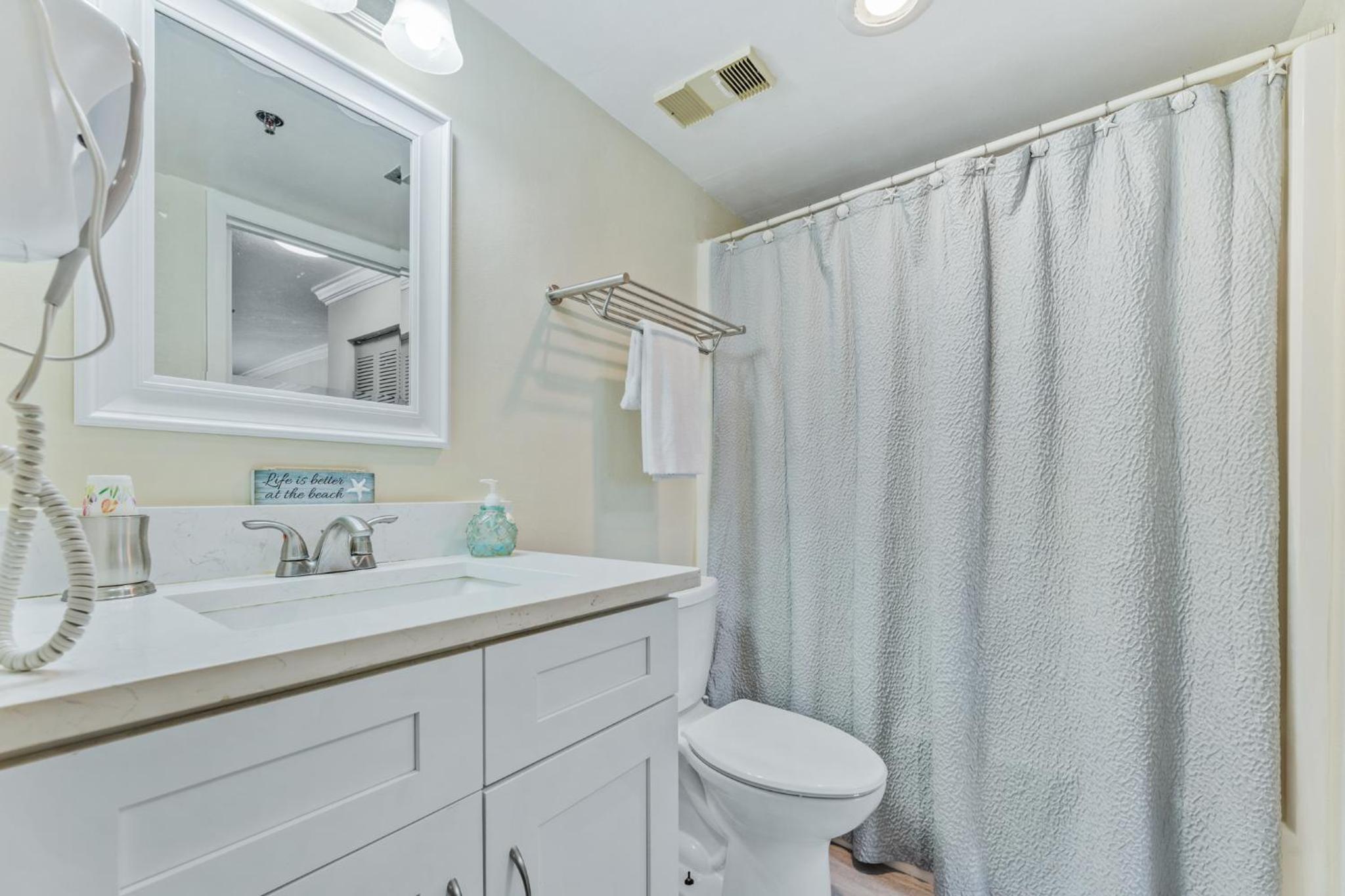 Coastal Charmer Ocean View Pool Walk to shopping dining Trillium 601 view 4