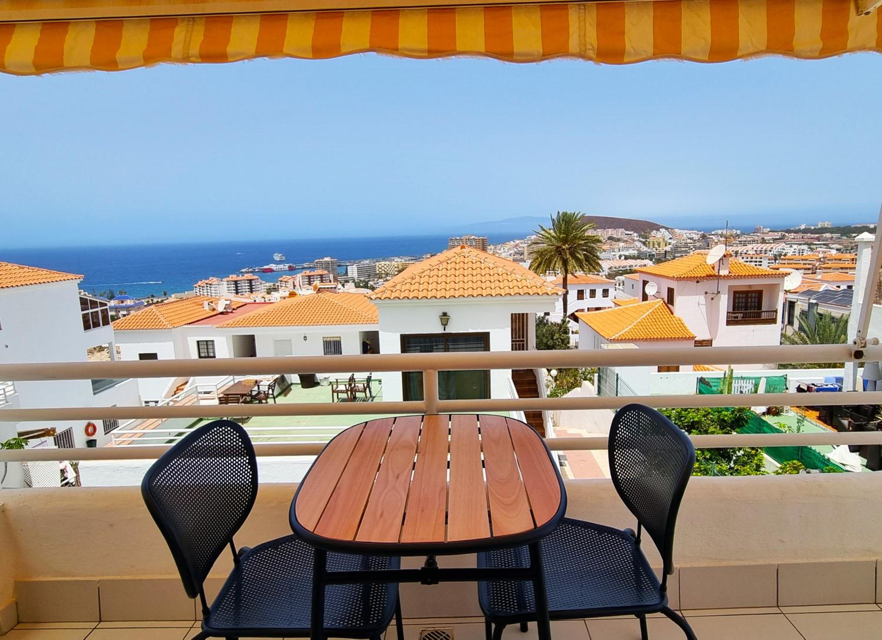 Tranquil Hillside with Oceanview and Pool
