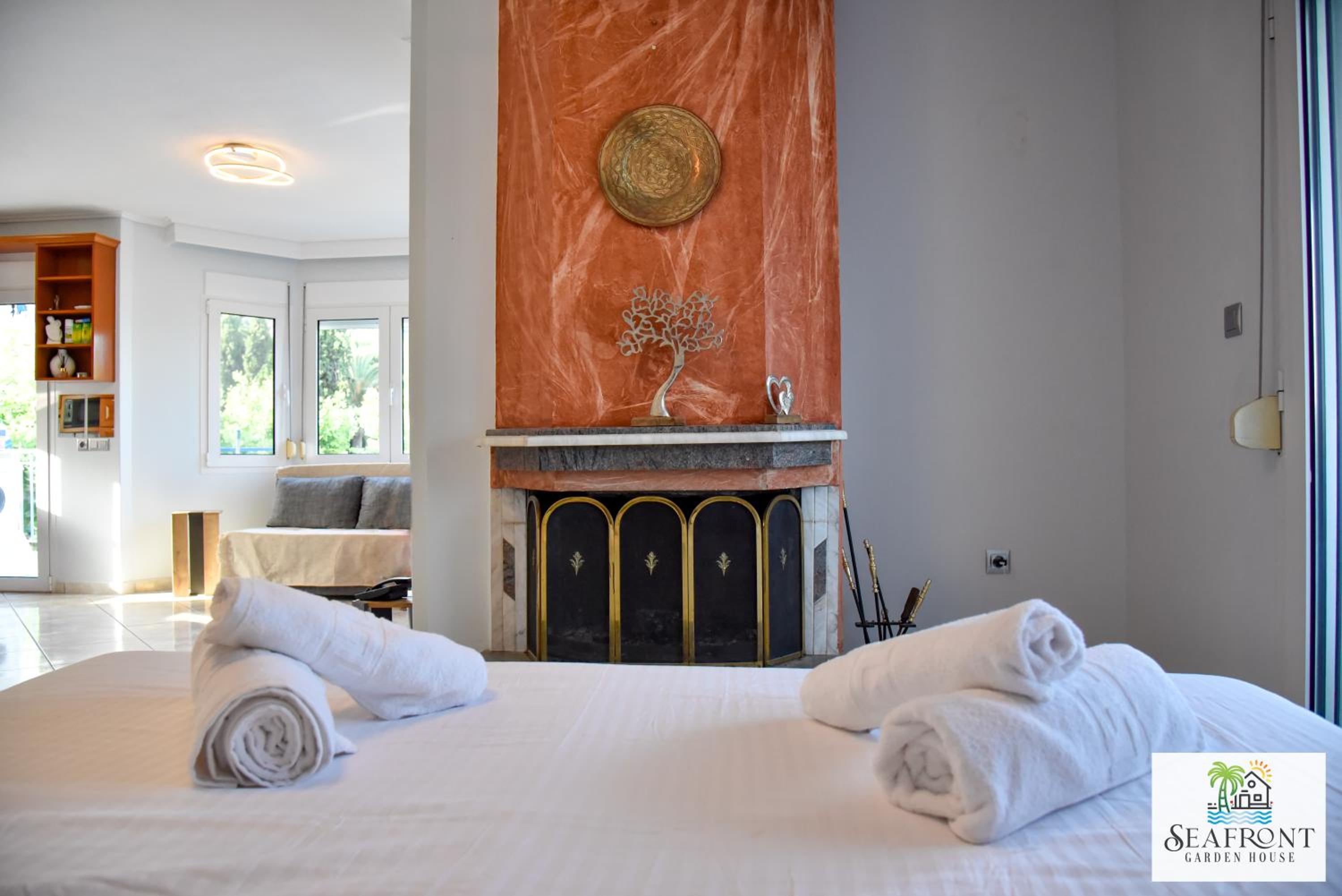 Villa SeafrontGardenHouse