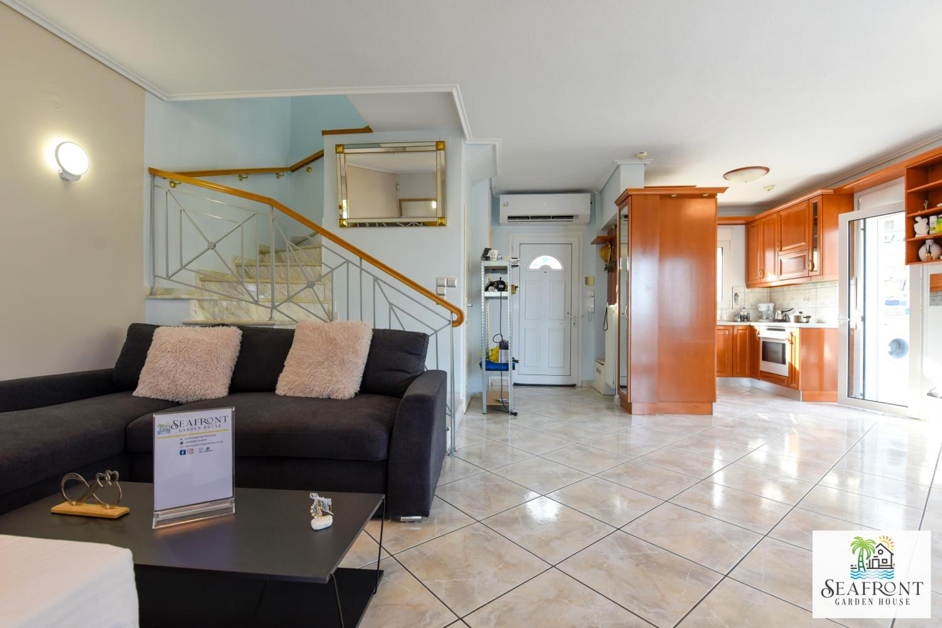 Villa SeafrontGardenHouse