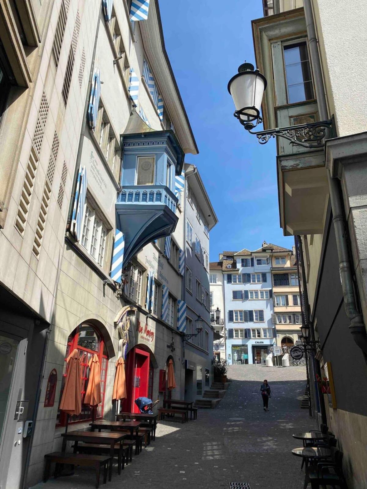 KAYA Apartments M07 - Deluxe Studio Apt in Old Town Zurich