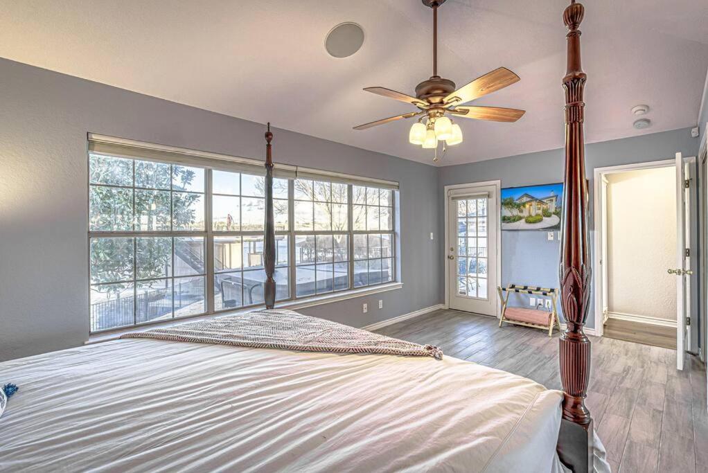 Lakeside Gem Sleeps 12 with Boat Dock and Lake Access - Property Image 37